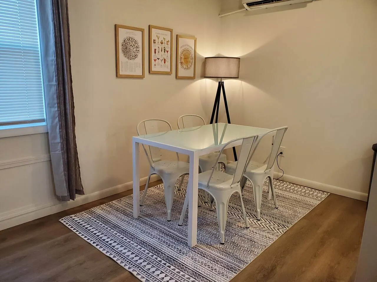 Cozy Apartment Traveling Professionals Welcome 3