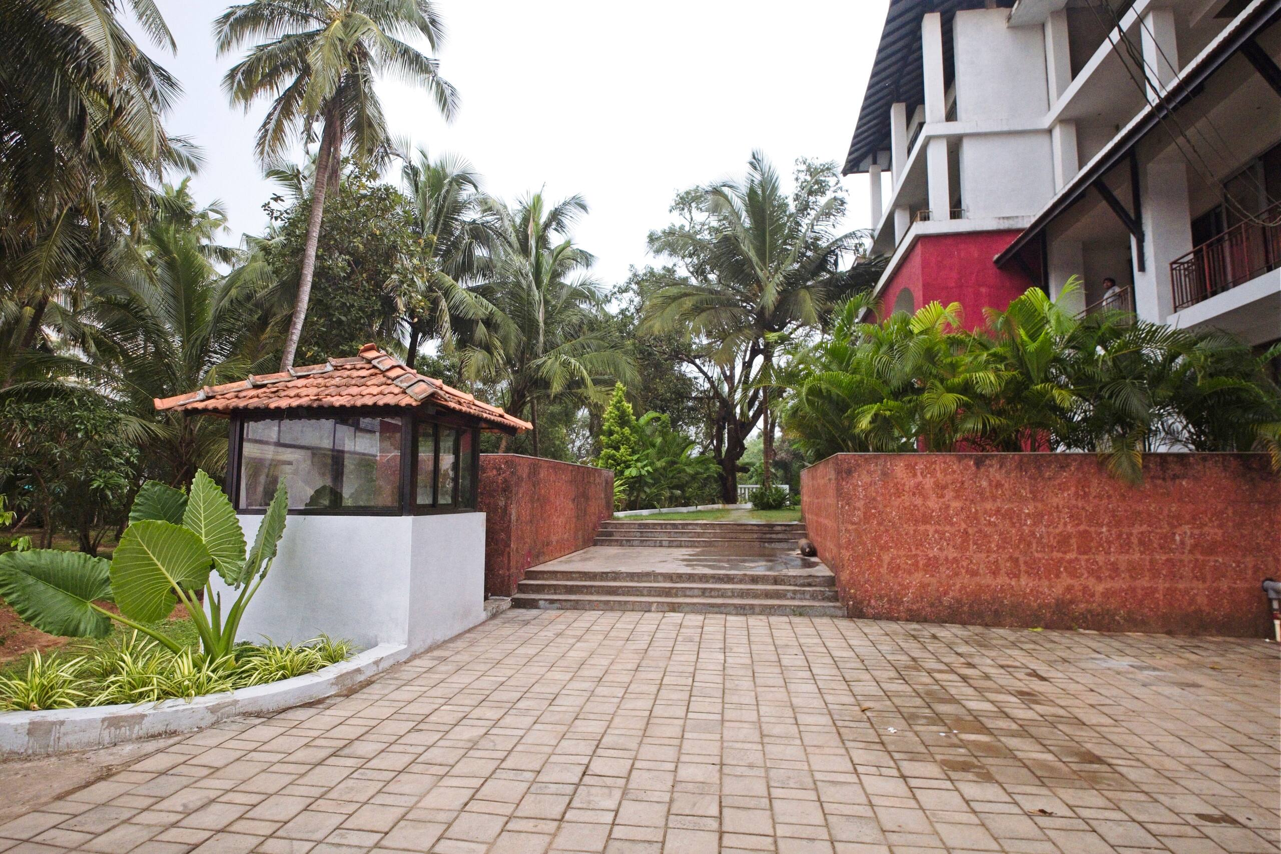 2 BHK Tranquil Bluetique Apartment, Candolim 37