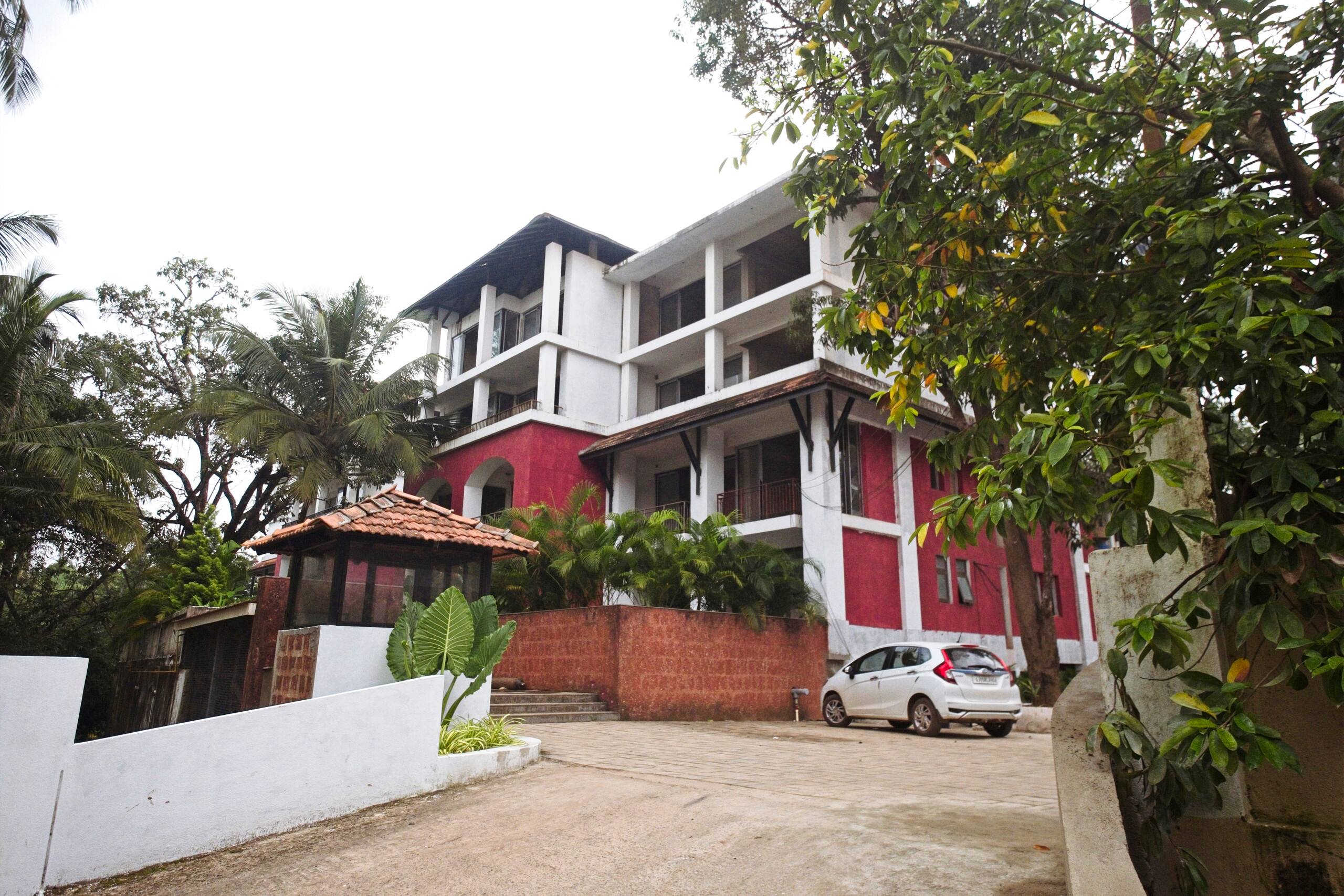2 BHK Tranquil Bluetique Apartment, Candolim 36