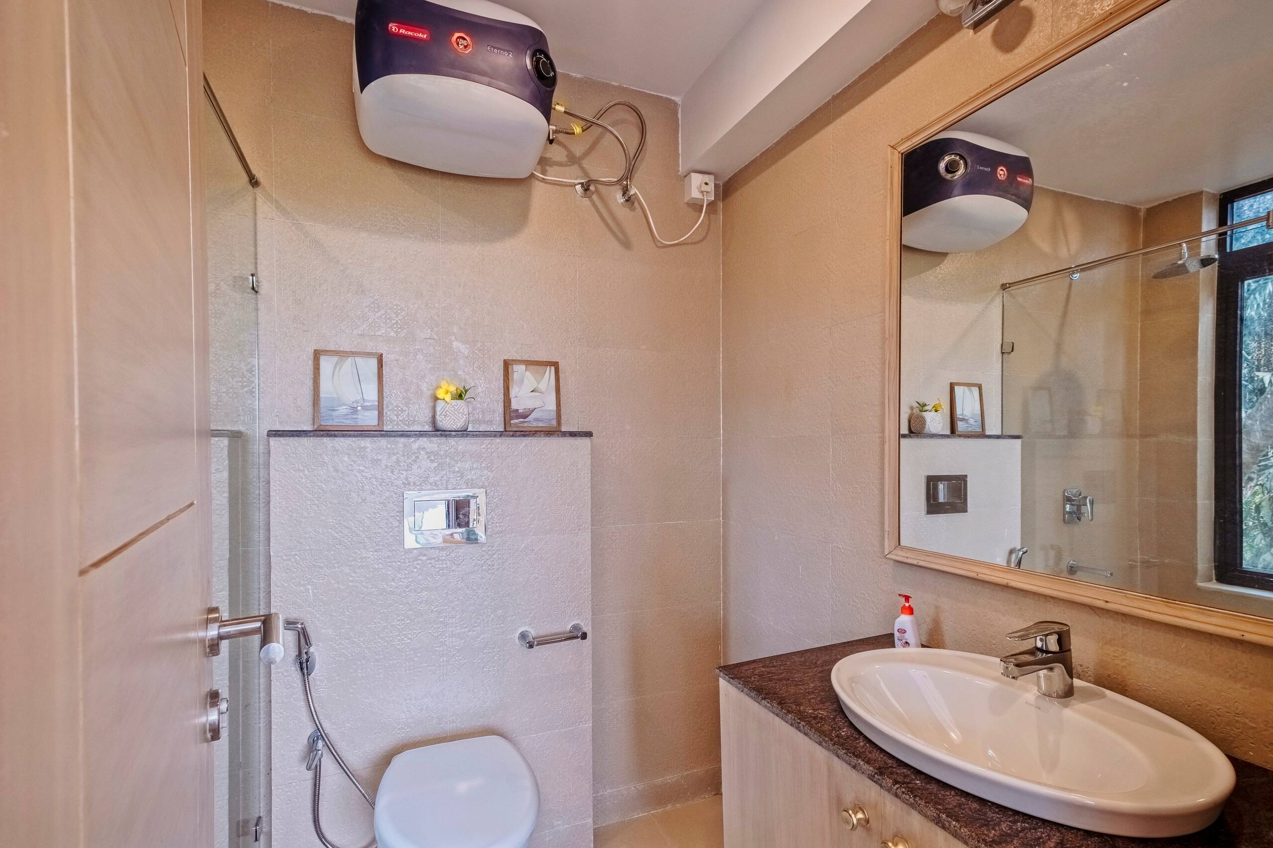 2 BHK Tranquil Bluetique Apartment, Candolim 28