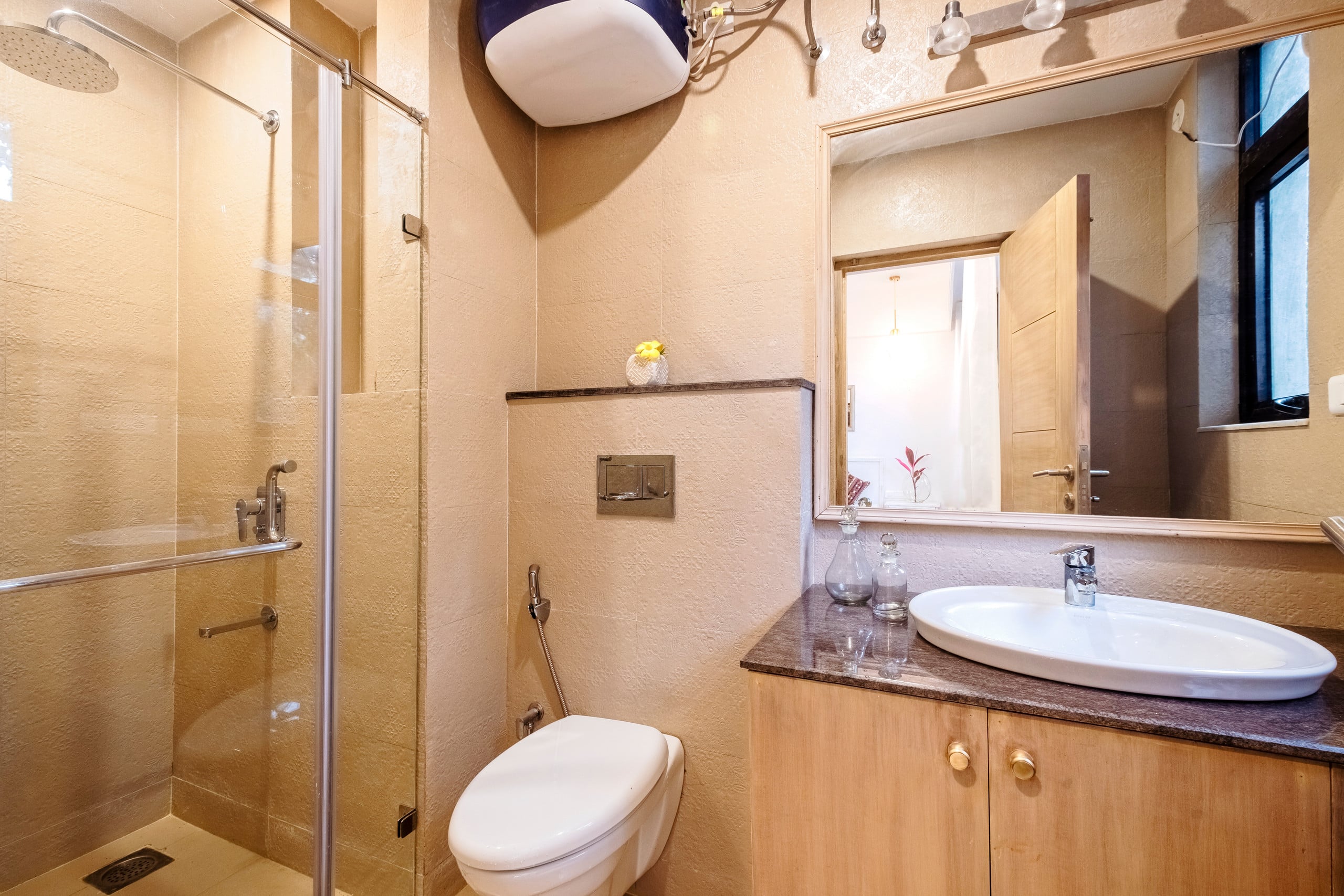 2 BHK Tranquil Bluetique Apartment, Candolim 27