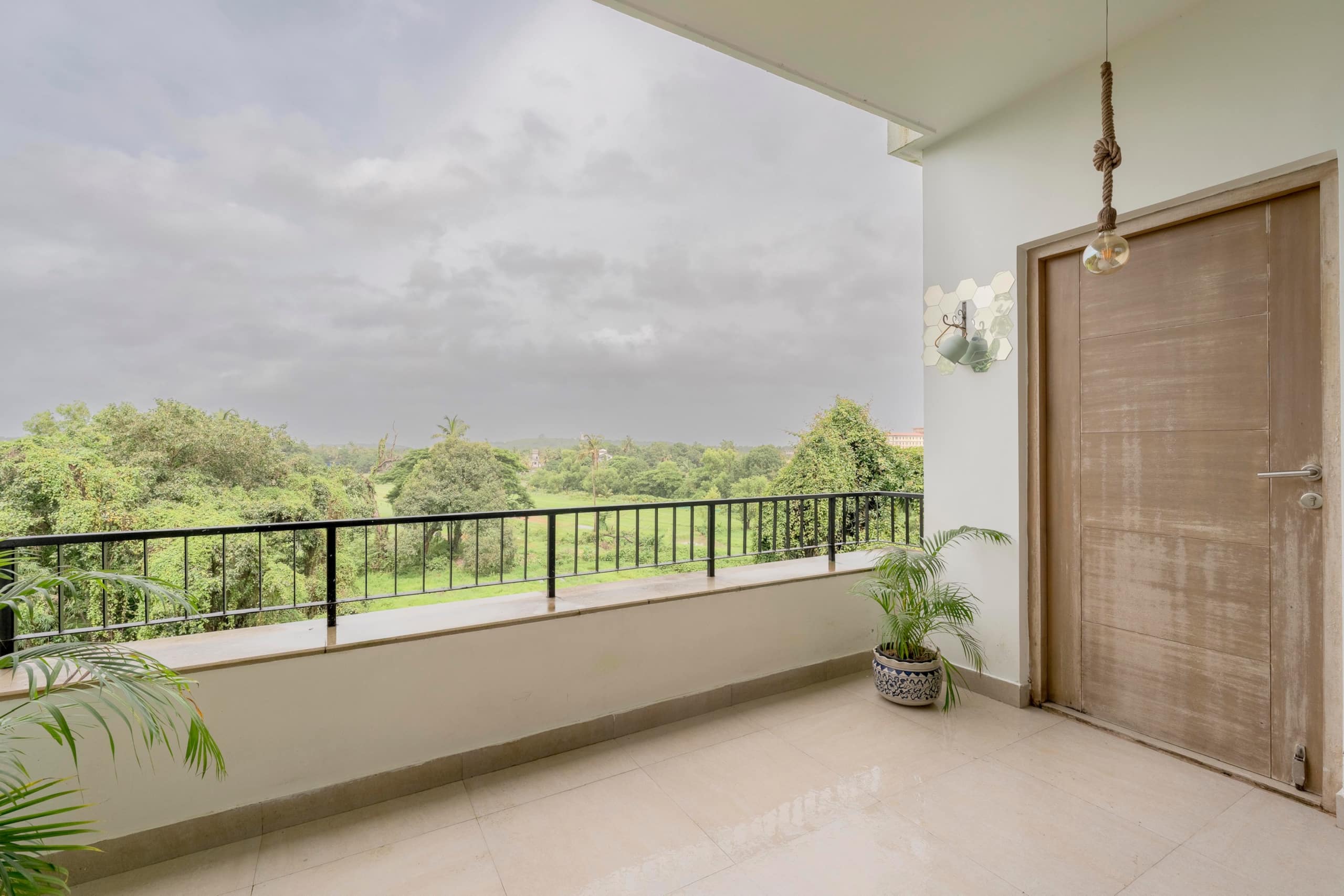 2 BHK Tranquil Bluetique Apartment, Candolim 34