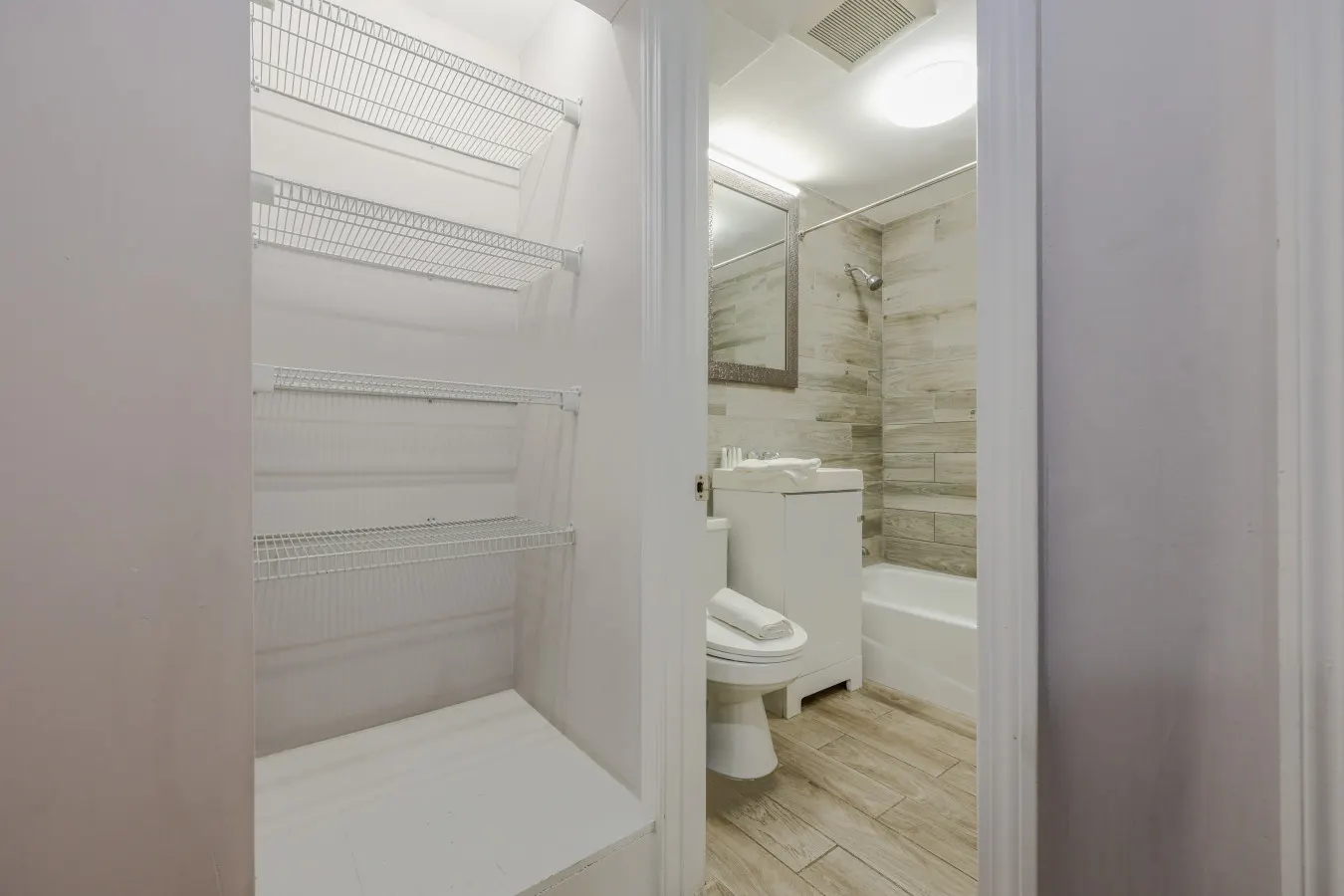 Perfect Traveling Nurse Housing - Theatre District 14