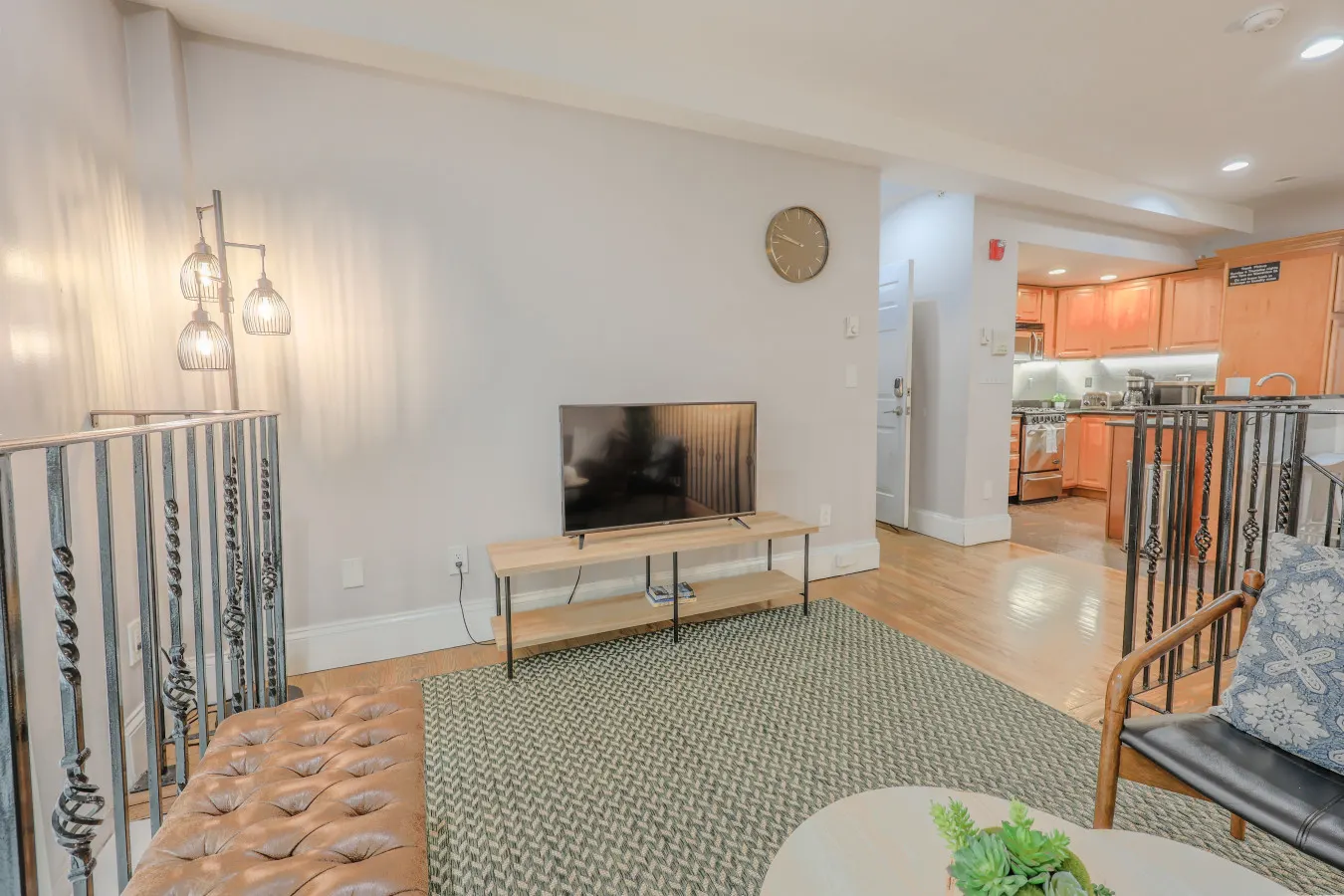 Perfect Traveling Nurse Housing - Theatre District 3