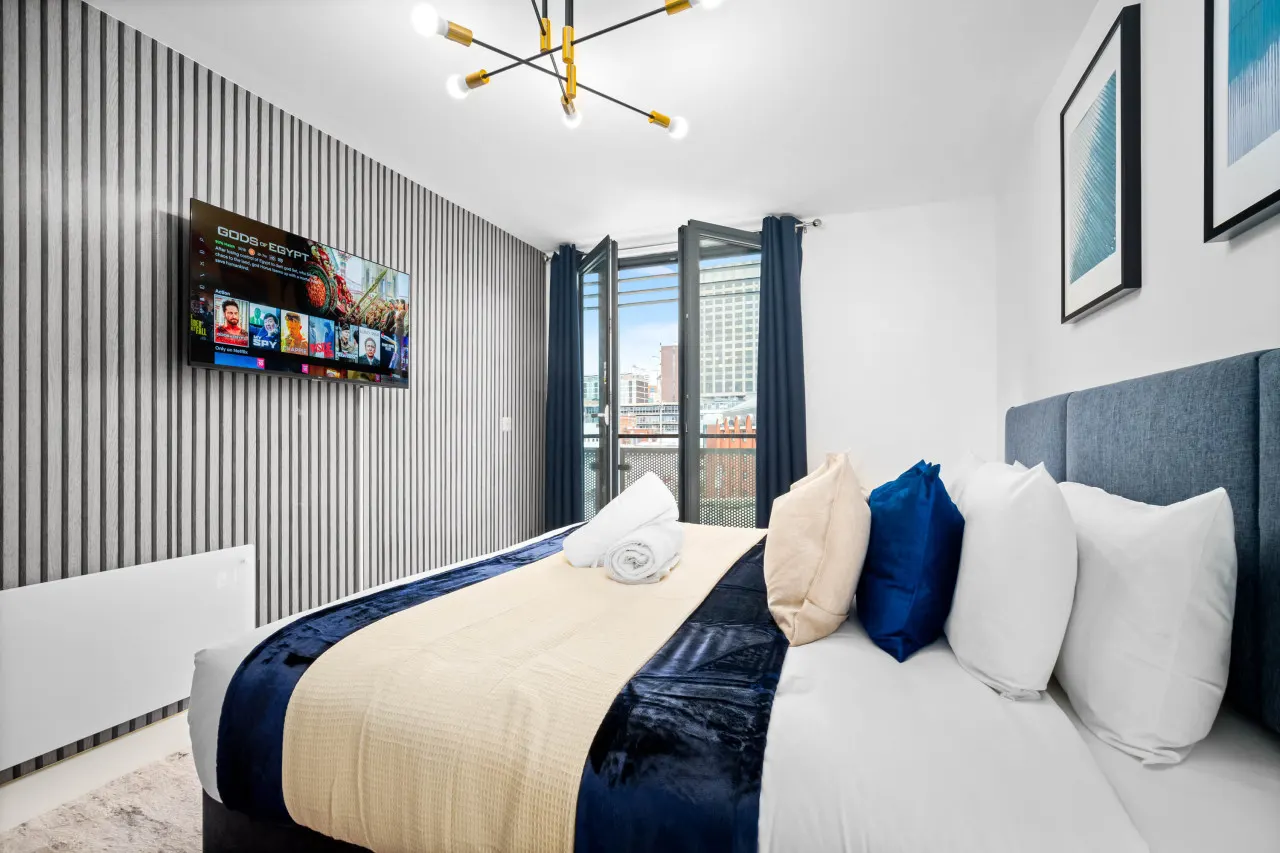 Stylish Chinatown Apartment - Balcony - Parking 20