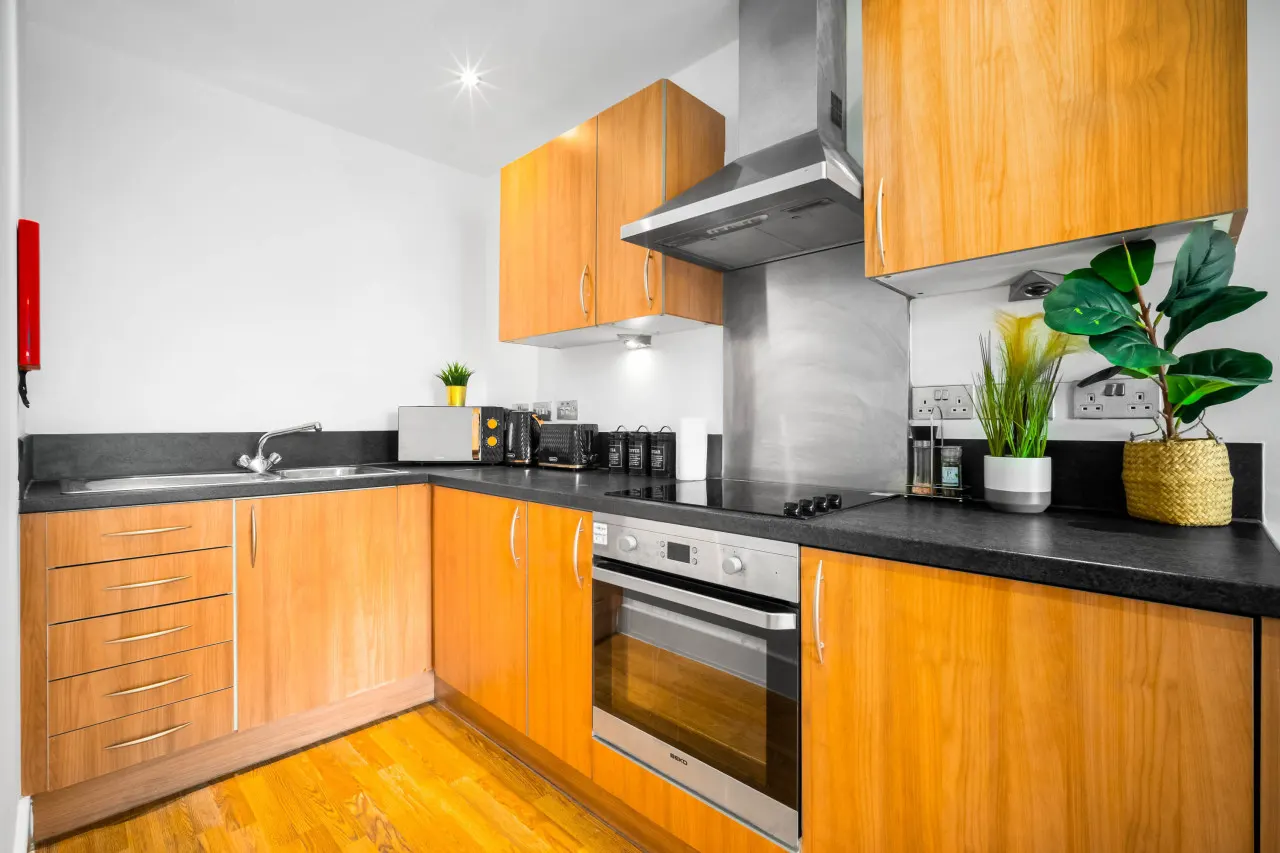 Stylish Chinatown Apartment - Balcony - Parking 3