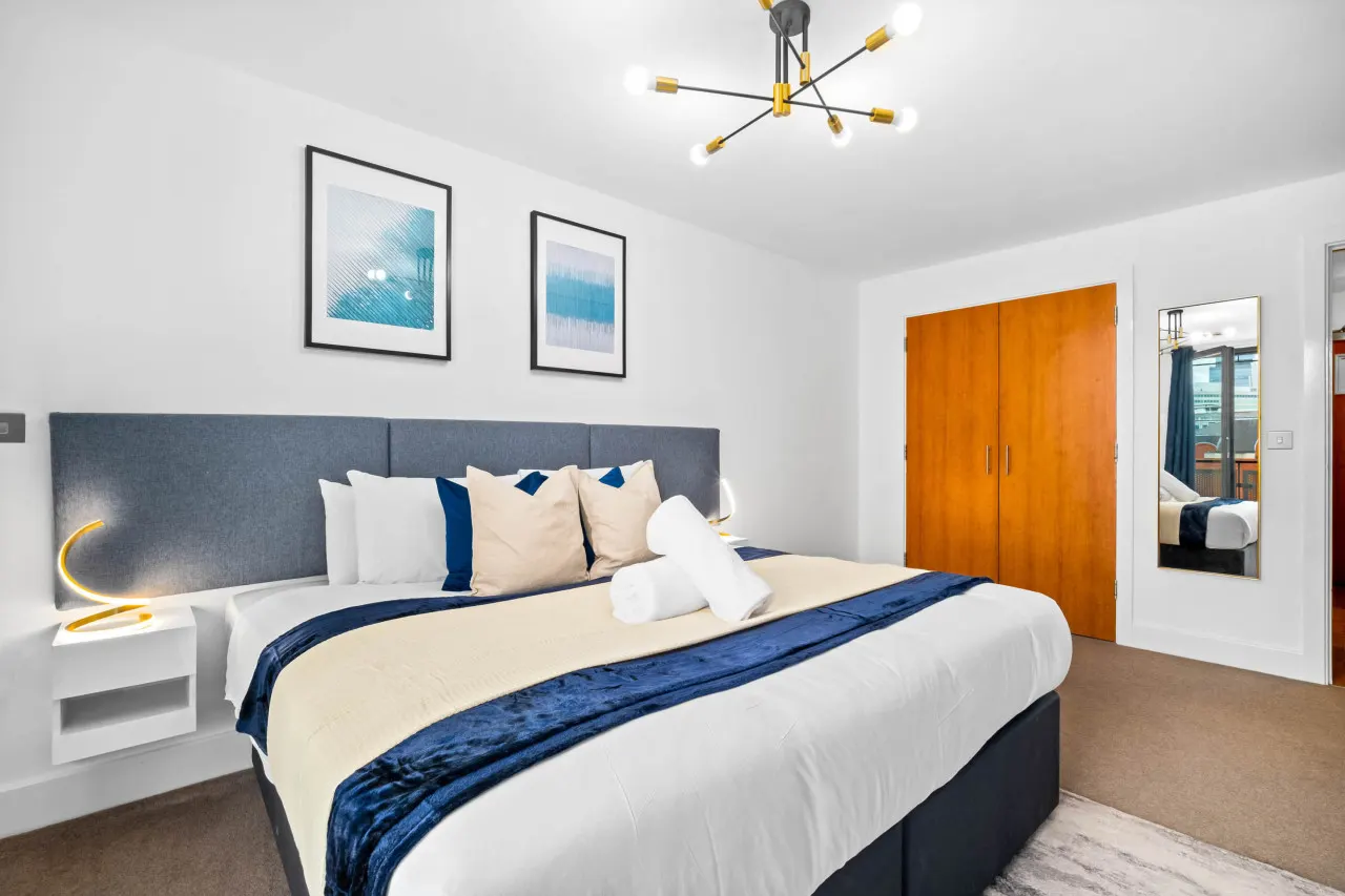 Stylish Chinatown Apartment - Balcony - Parking 8