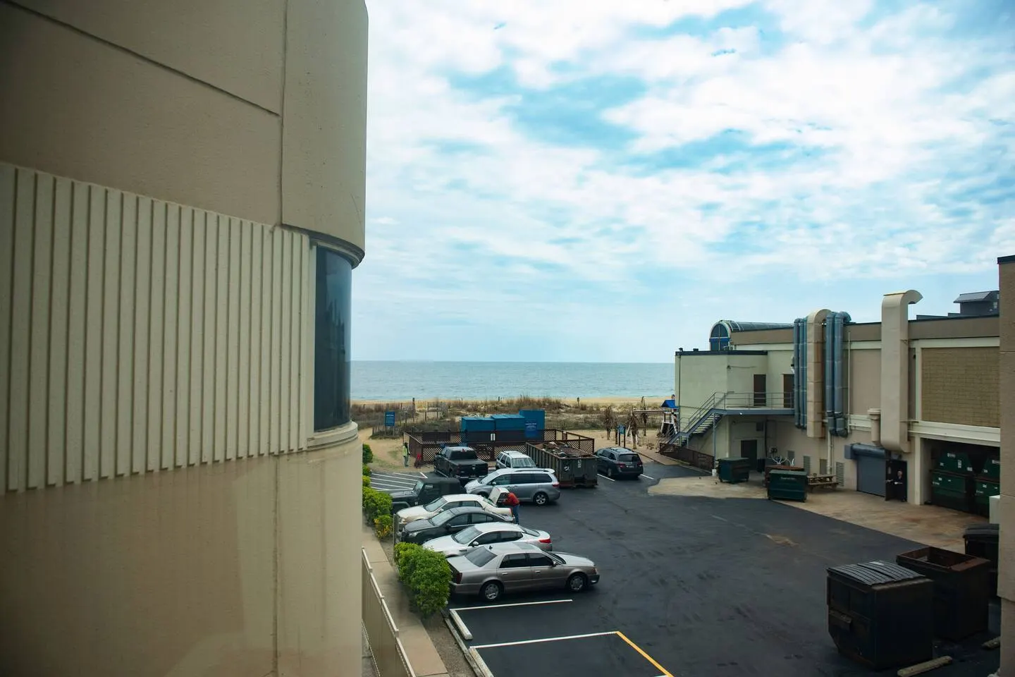 Enjoy the Beachlife!! —>2Bed & 2Bath Condo 3