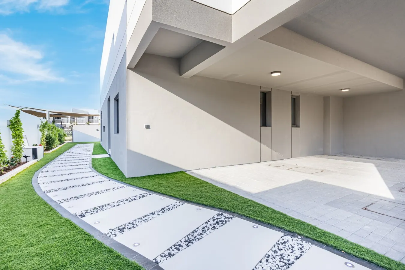 Luxe 6BR Semi-Detached Villa Steps from the Lagoon 8