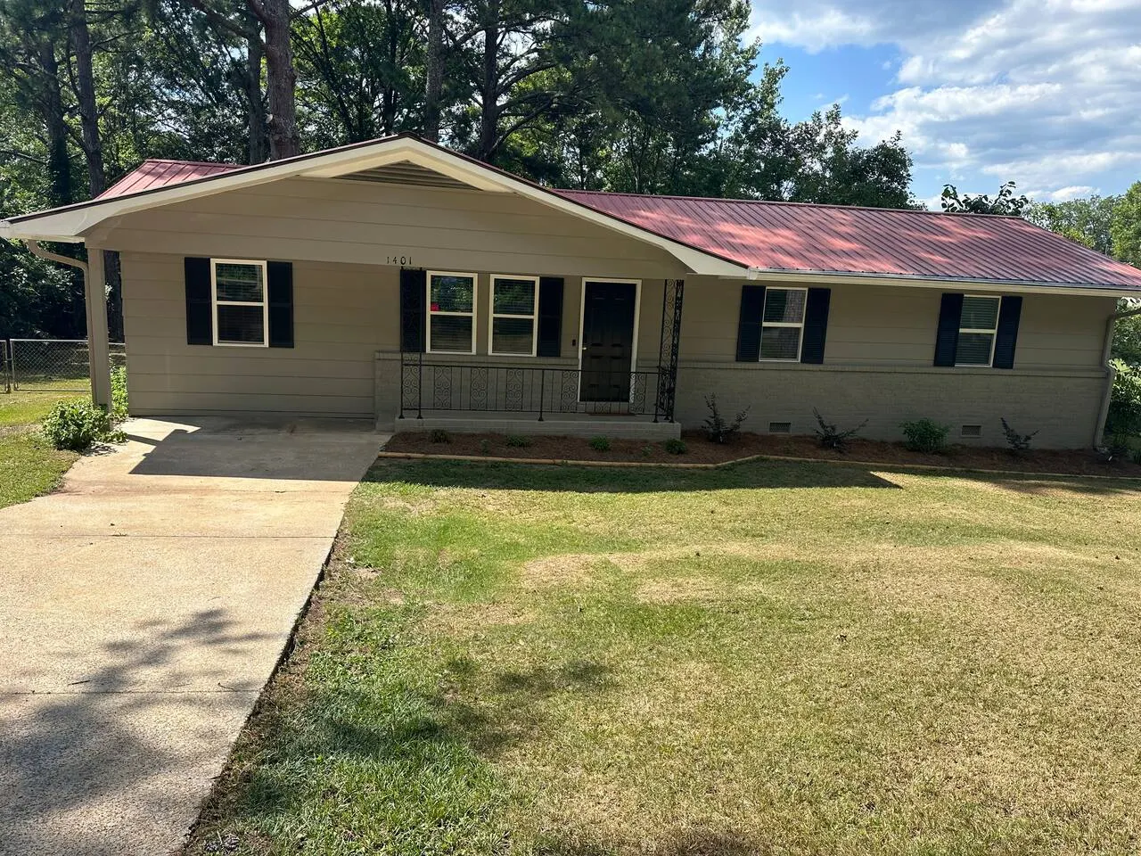The Beck House-4BR, 1 min to Anniston Army Depot!