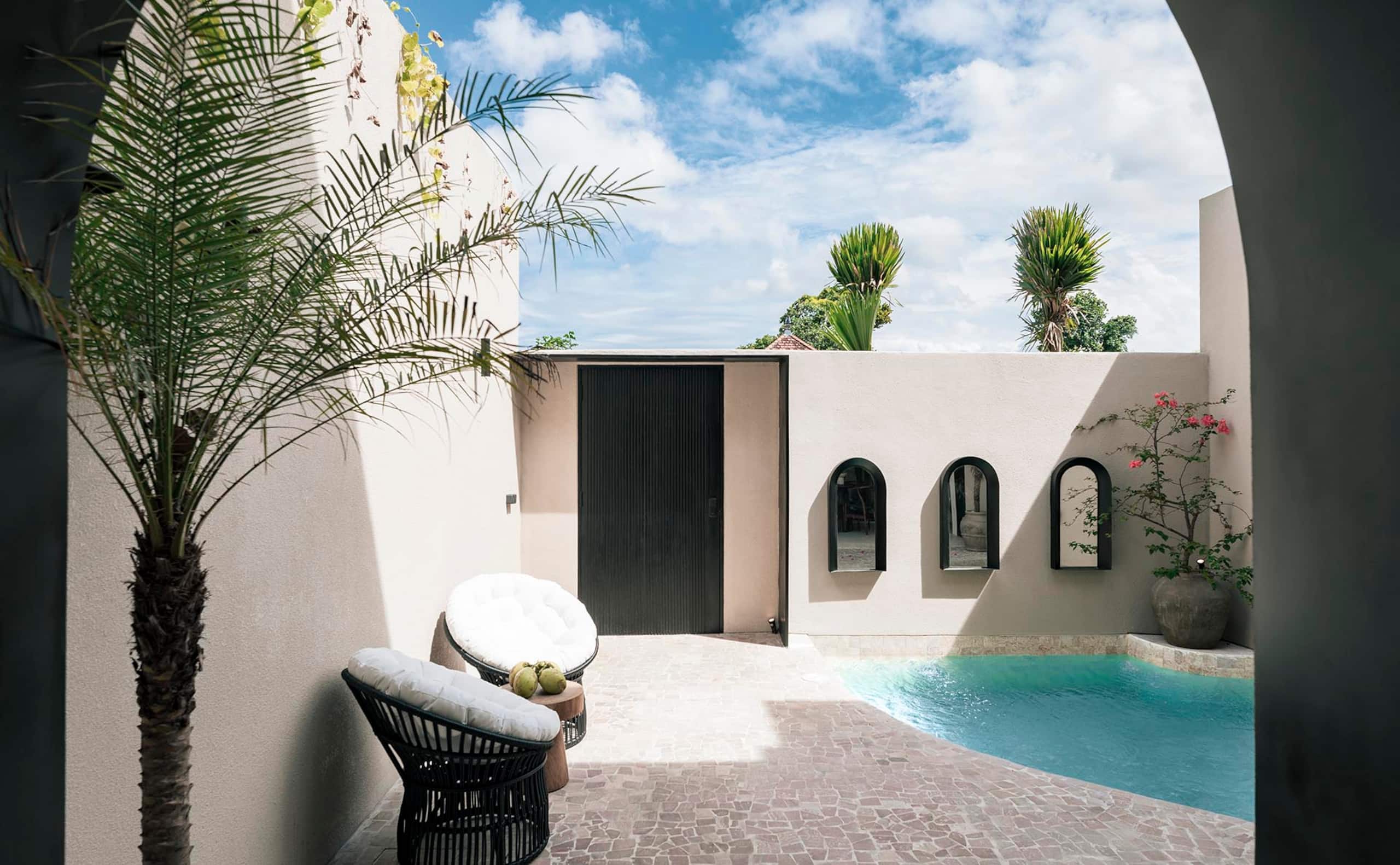 Stunning 3BR Pool Villa Hampton II in Pererenan — photo 2