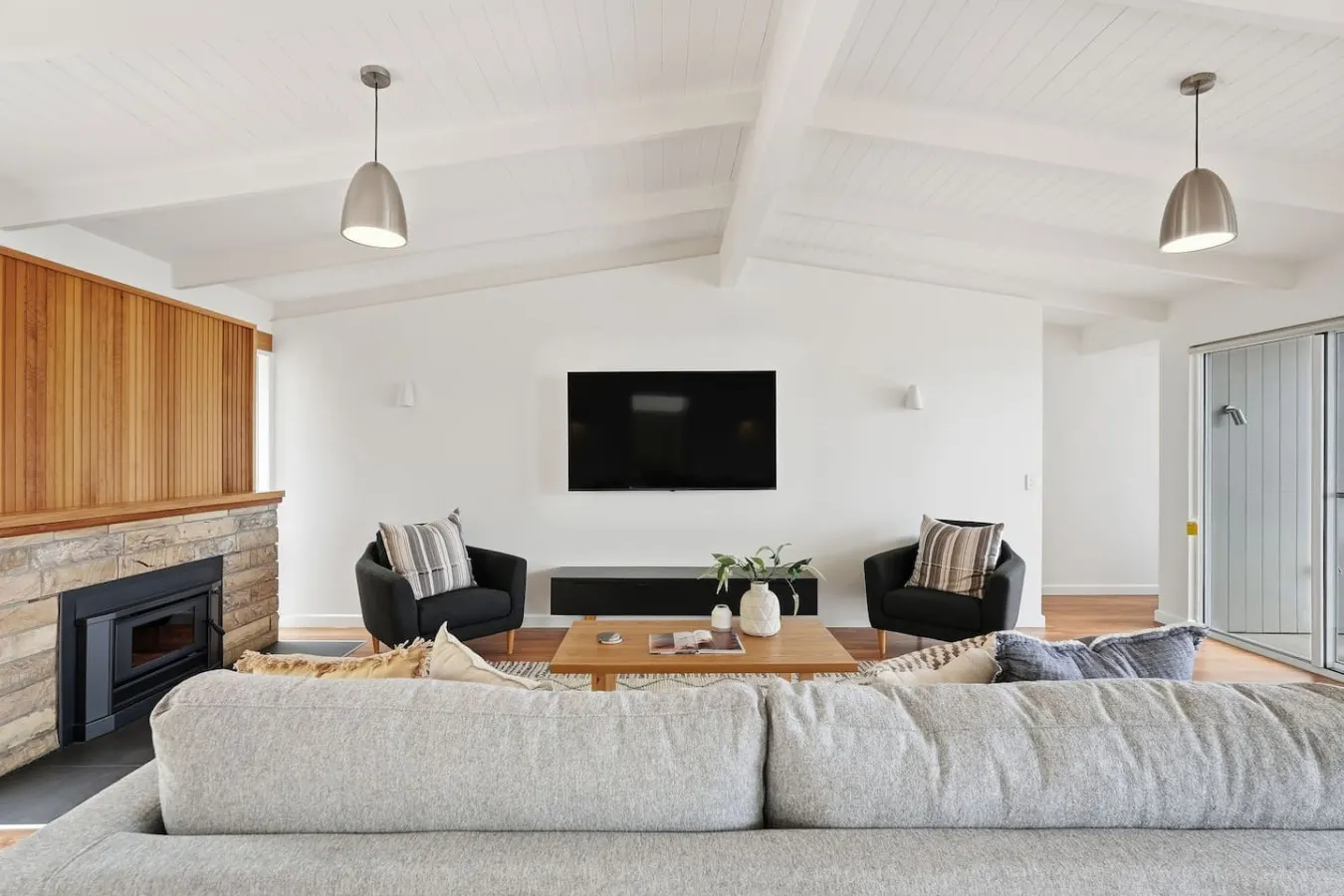 Fresh Coastal Home with Views 8