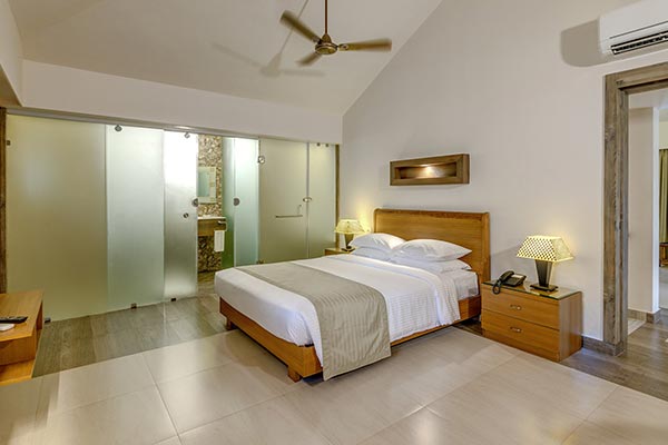 Modern Luxury Apartment Karma Royal Palms 13