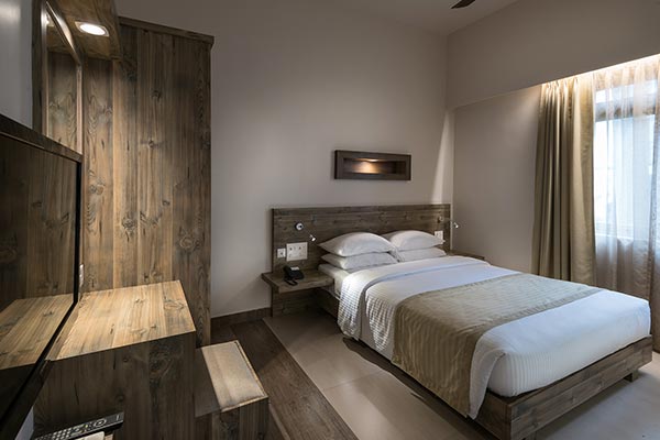 Modern Luxury Apartment Karma Royal Palms 15