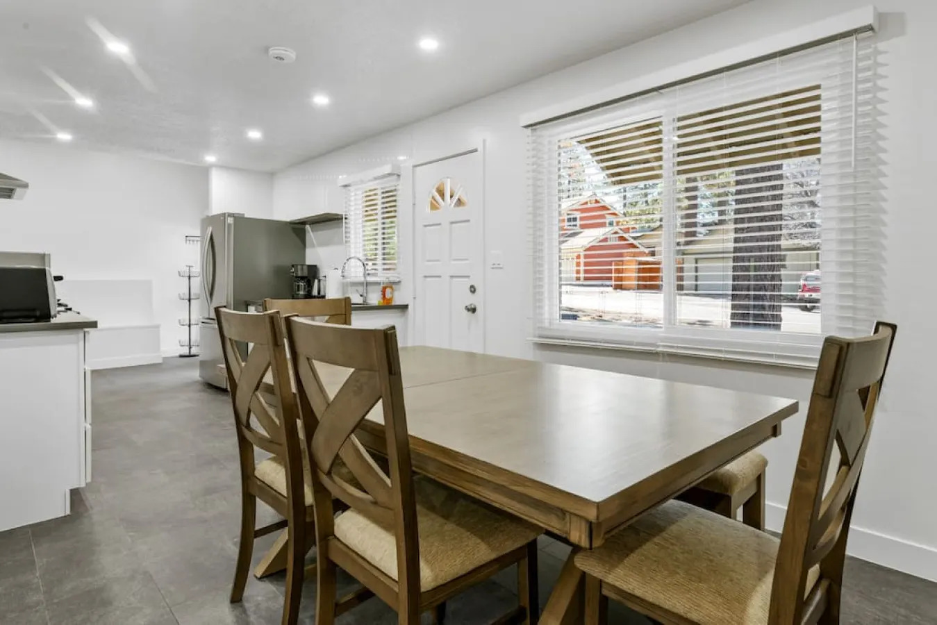 Winter Wonderland Updated 5bd, air hockey, games 10