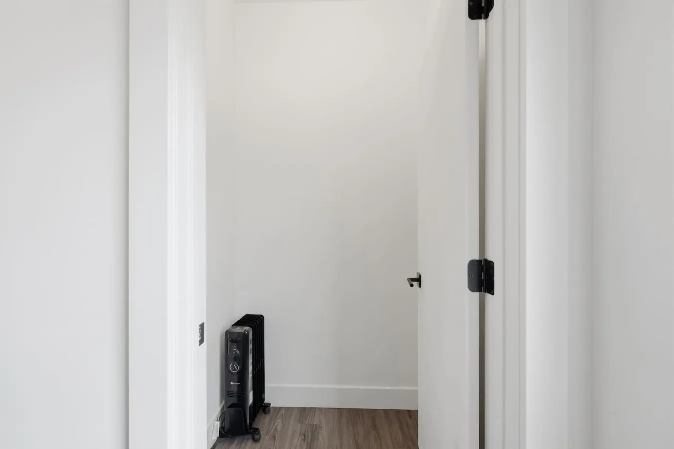 Modern Executive Loft Work-Ready Mezzanine 15