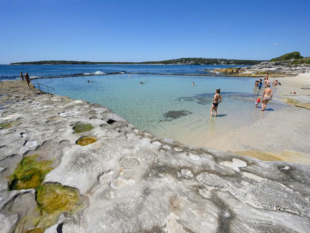 Airy Cronulla beach escape 2 bed 12