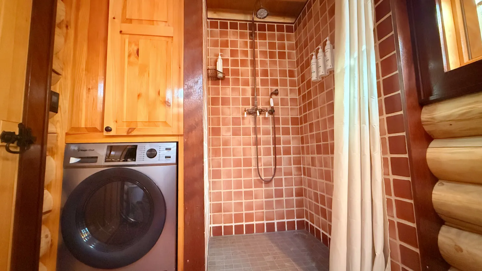 Fisherman's Cabin 10