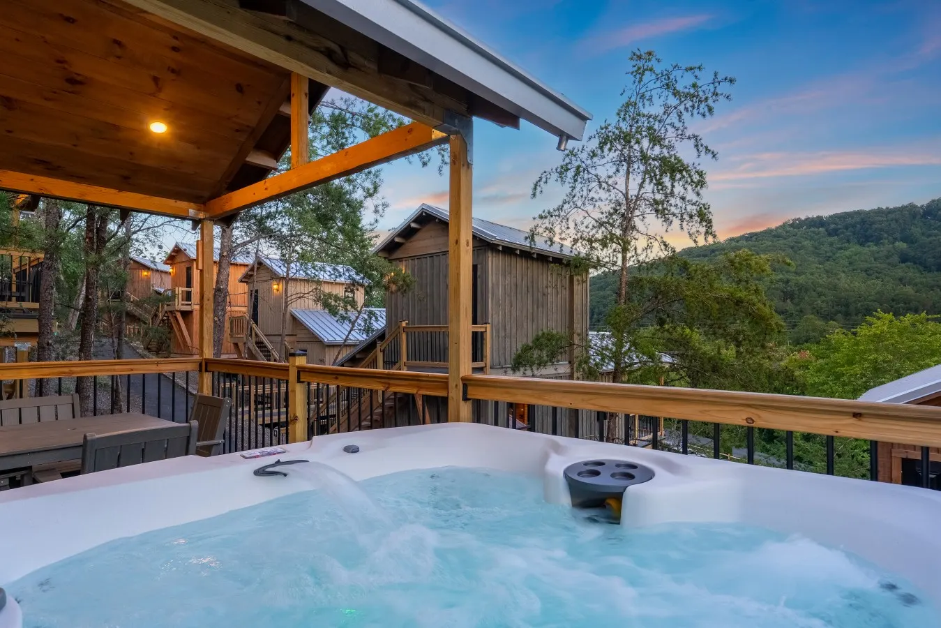 Roaring Fork, Treelodge #13 8