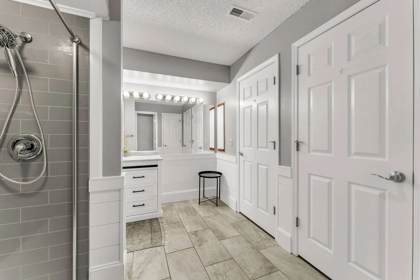 2 Luxe Condos Sleeps 16 Pools Heart of Branson 20