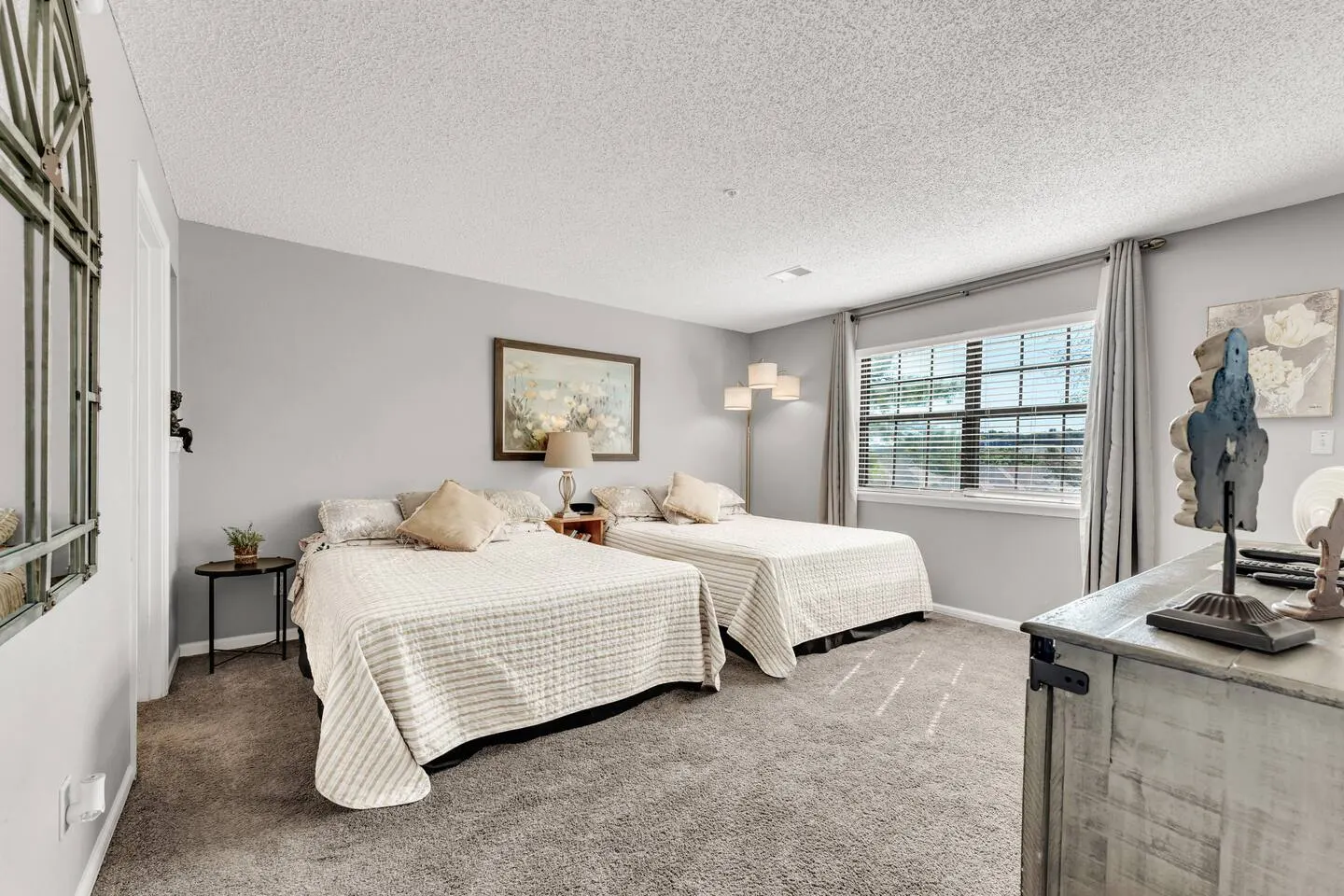 2 Luxe Condos Sleeps 16 Pools Heart of Branson 8