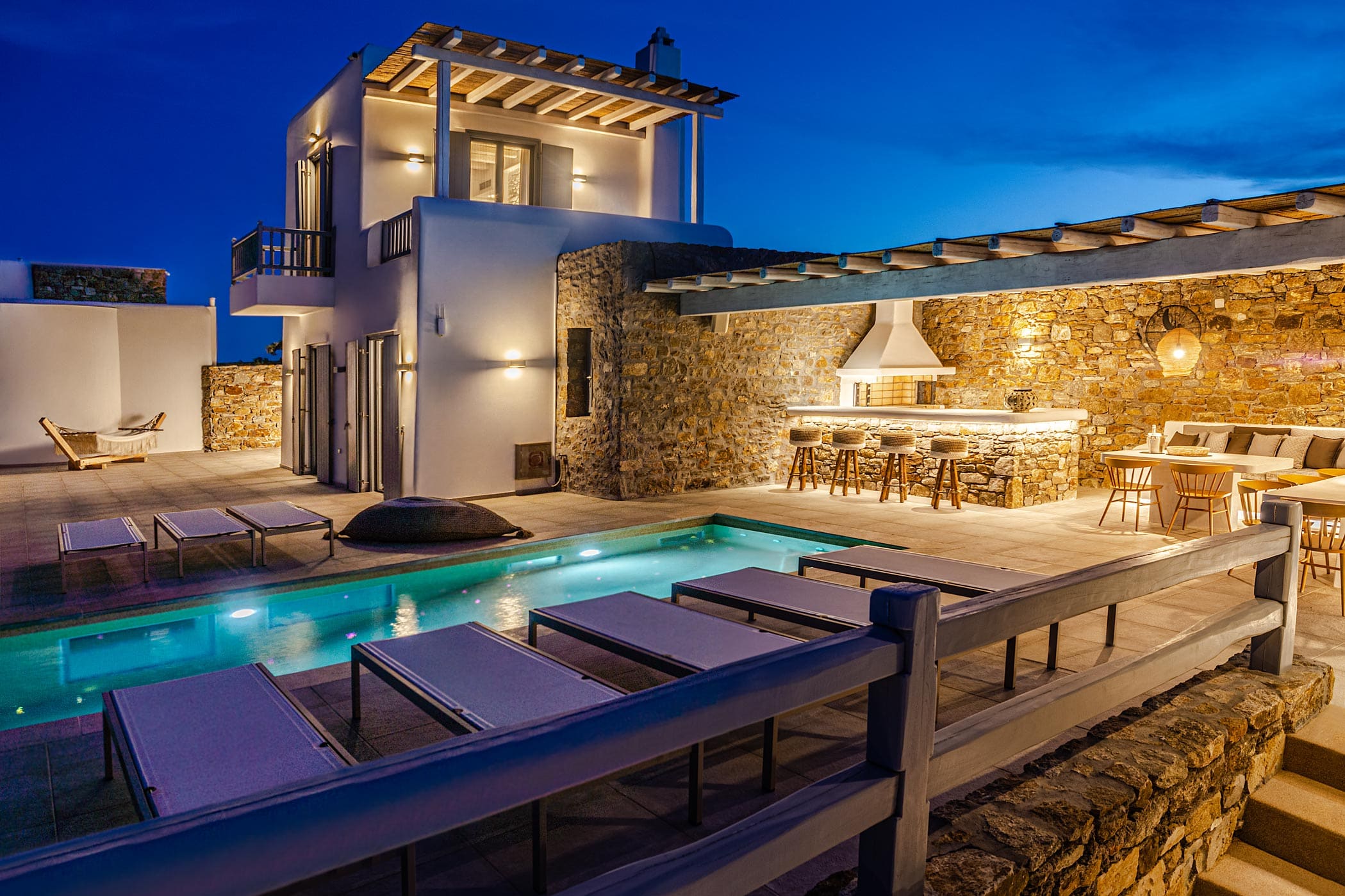 Iakinthos Luxury private Villa by Mykonian Kazarte 12