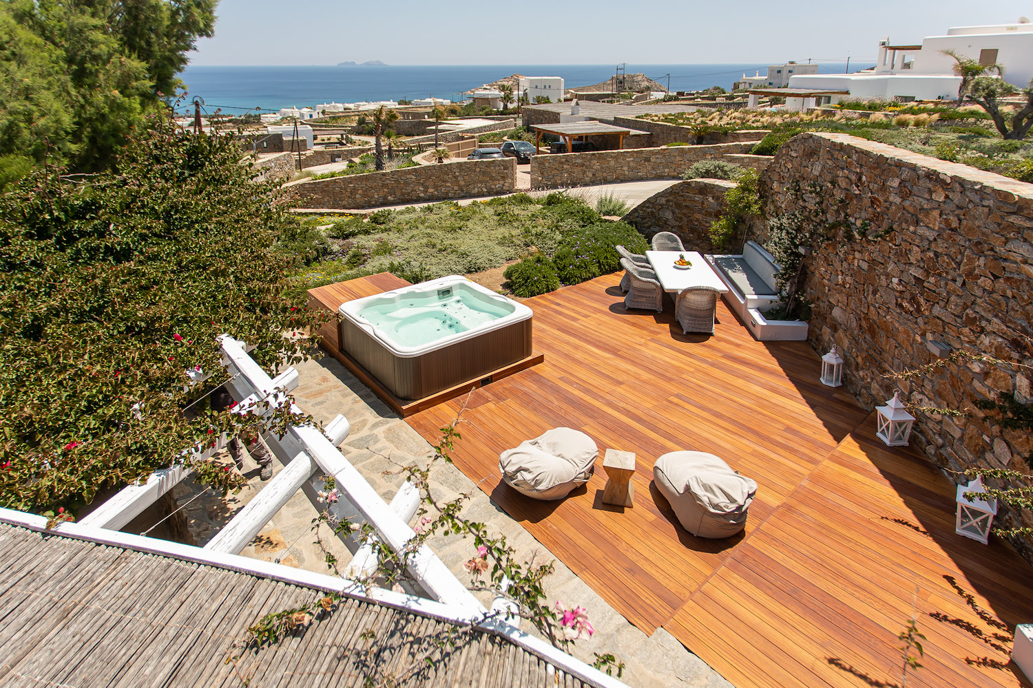 Iakinthos Luxury private Villa by Mykonian Kazarte 16
