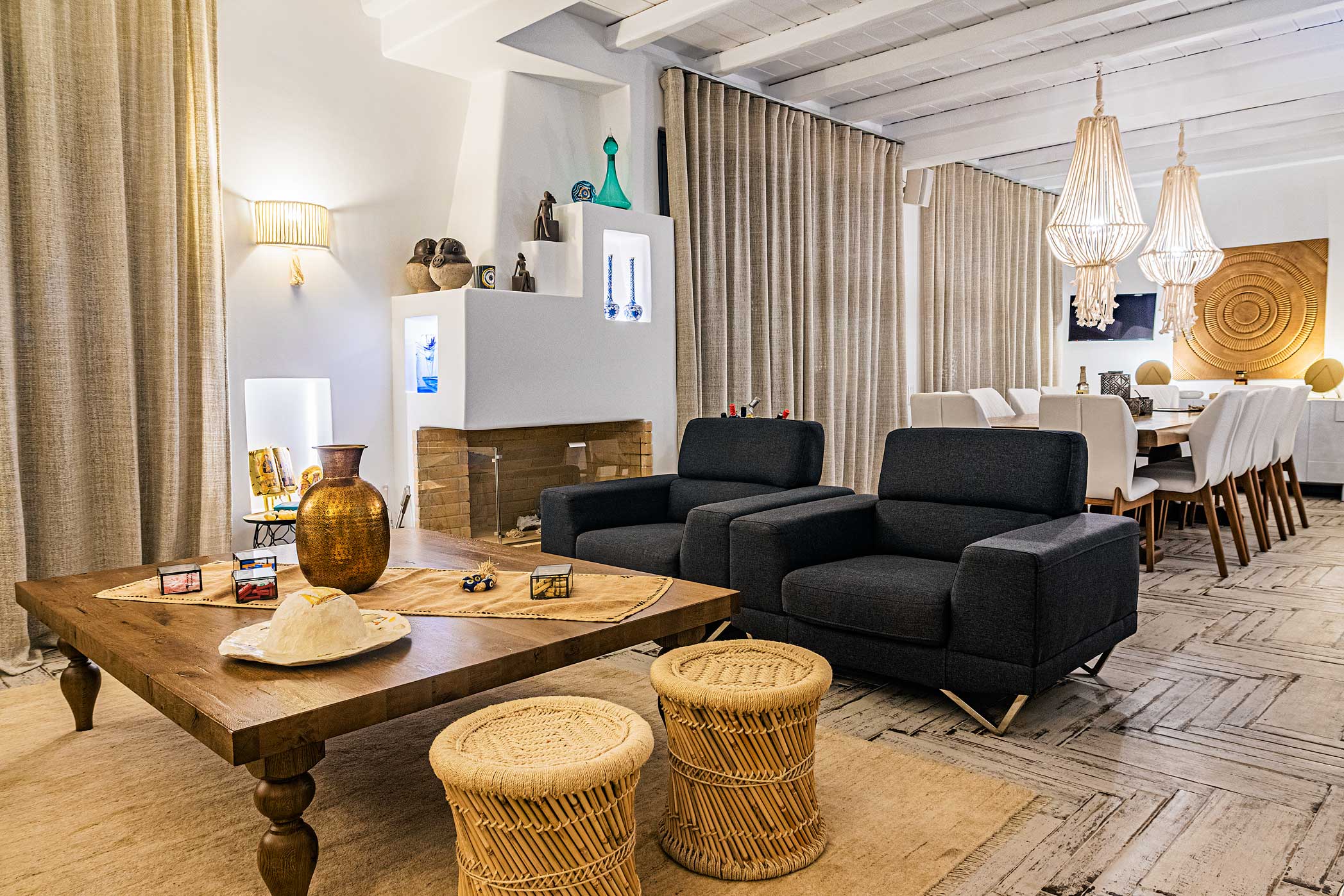 Iakinthos Luxury private Villa by Mykonian Kazarte 7