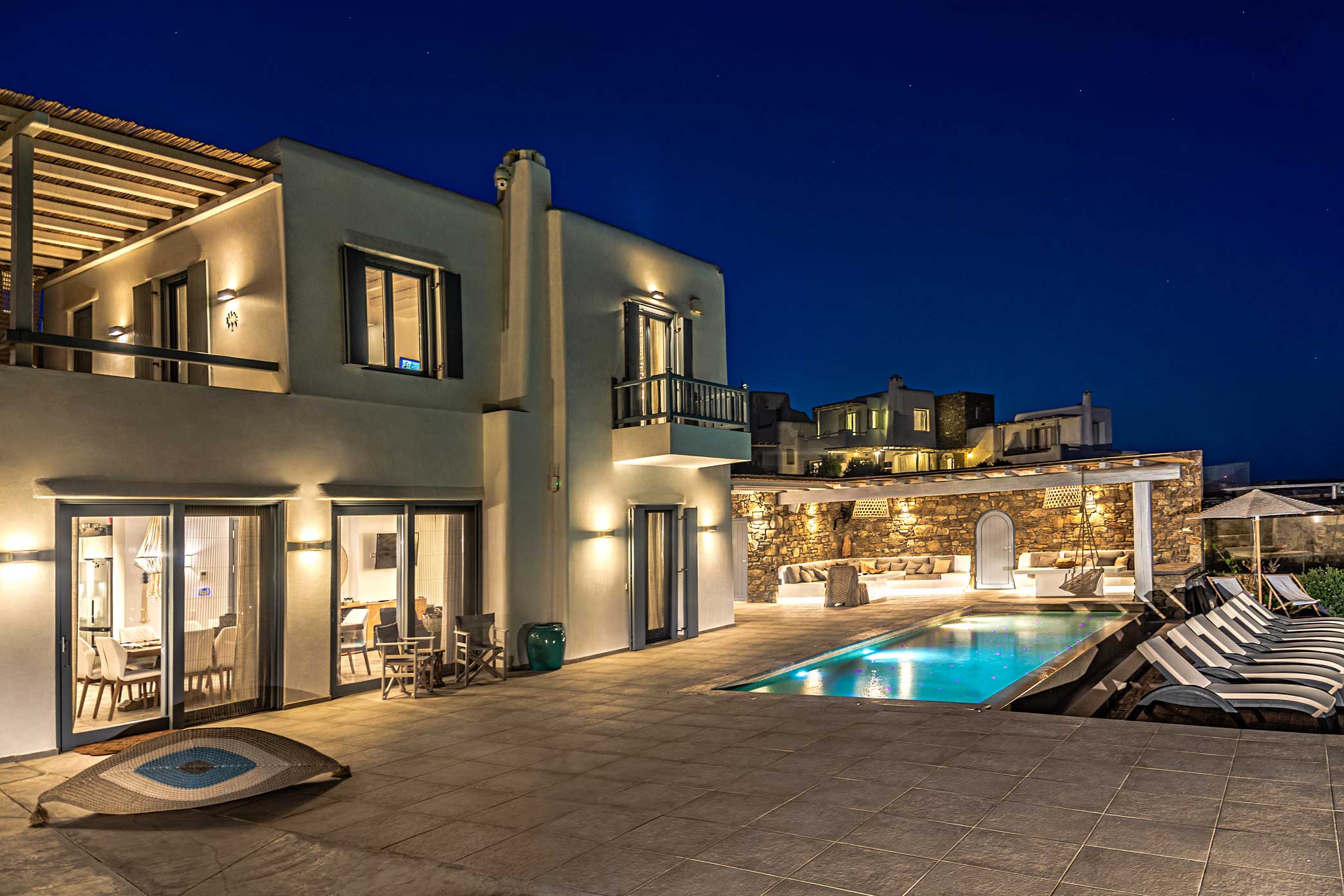 Iakinthos Luxury private Villa by Mykonian Kazarte 10