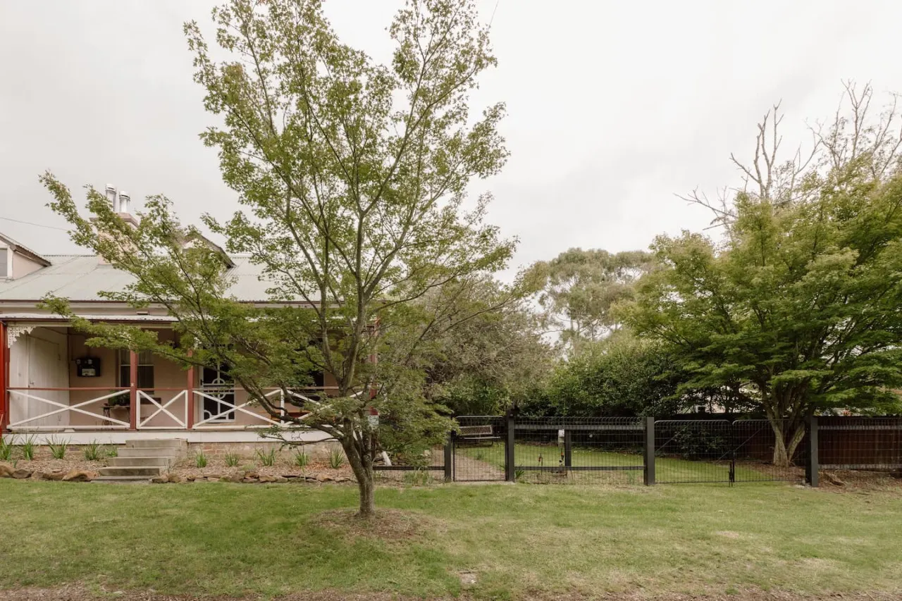 Larsen's Cottage #2: Historic 1880 Home 10