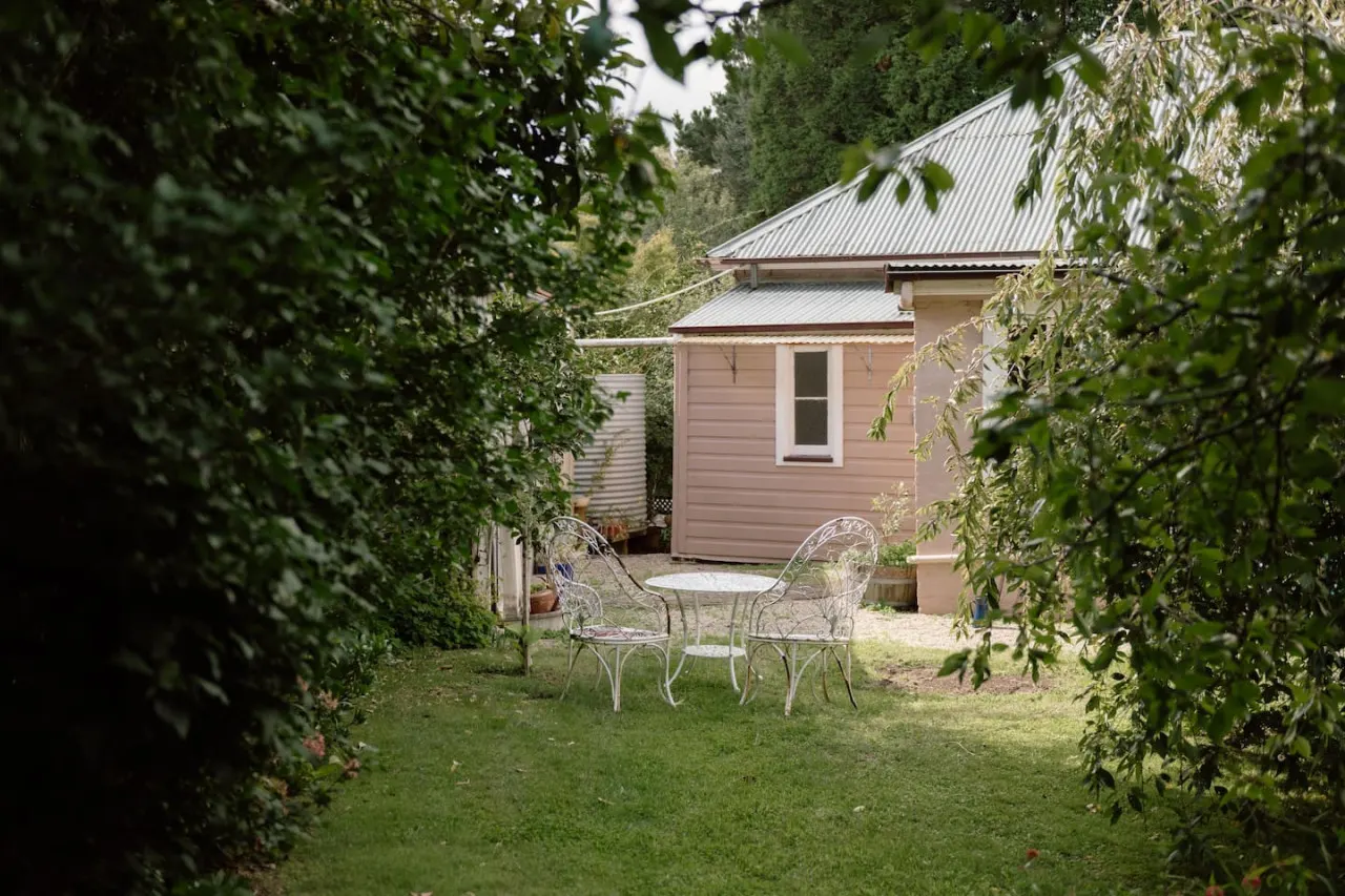 Larsen's Cottage #2: Historic 1880 Home 6