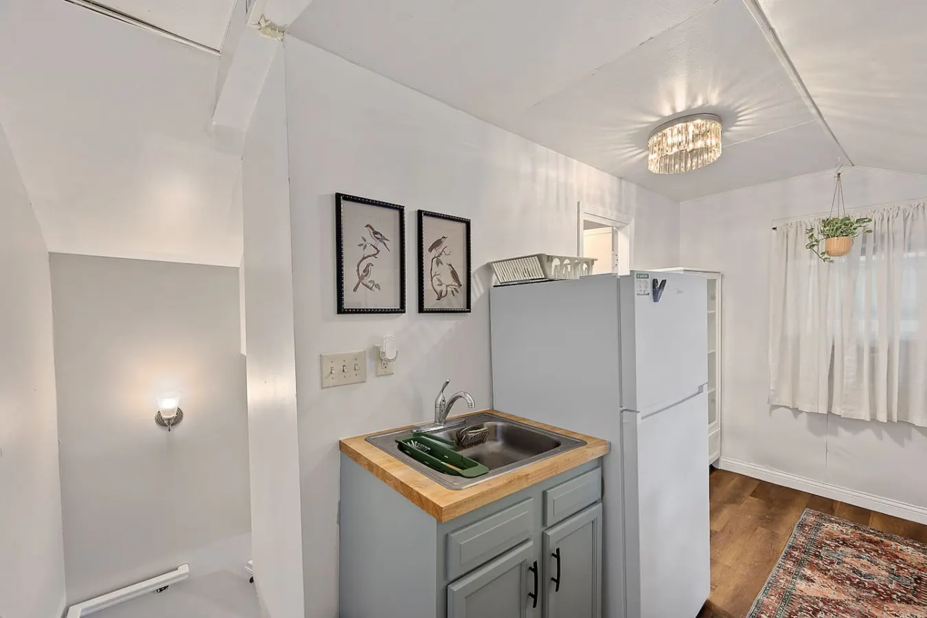 The Nest - Spacious 1BR Getaway in Pleasant Ridge 6