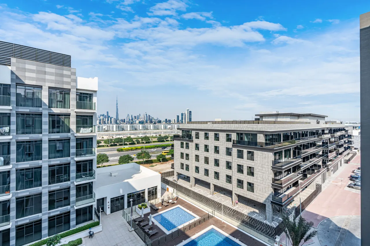 Bright & Modern Home with Burj Khalifa Views — photo 2