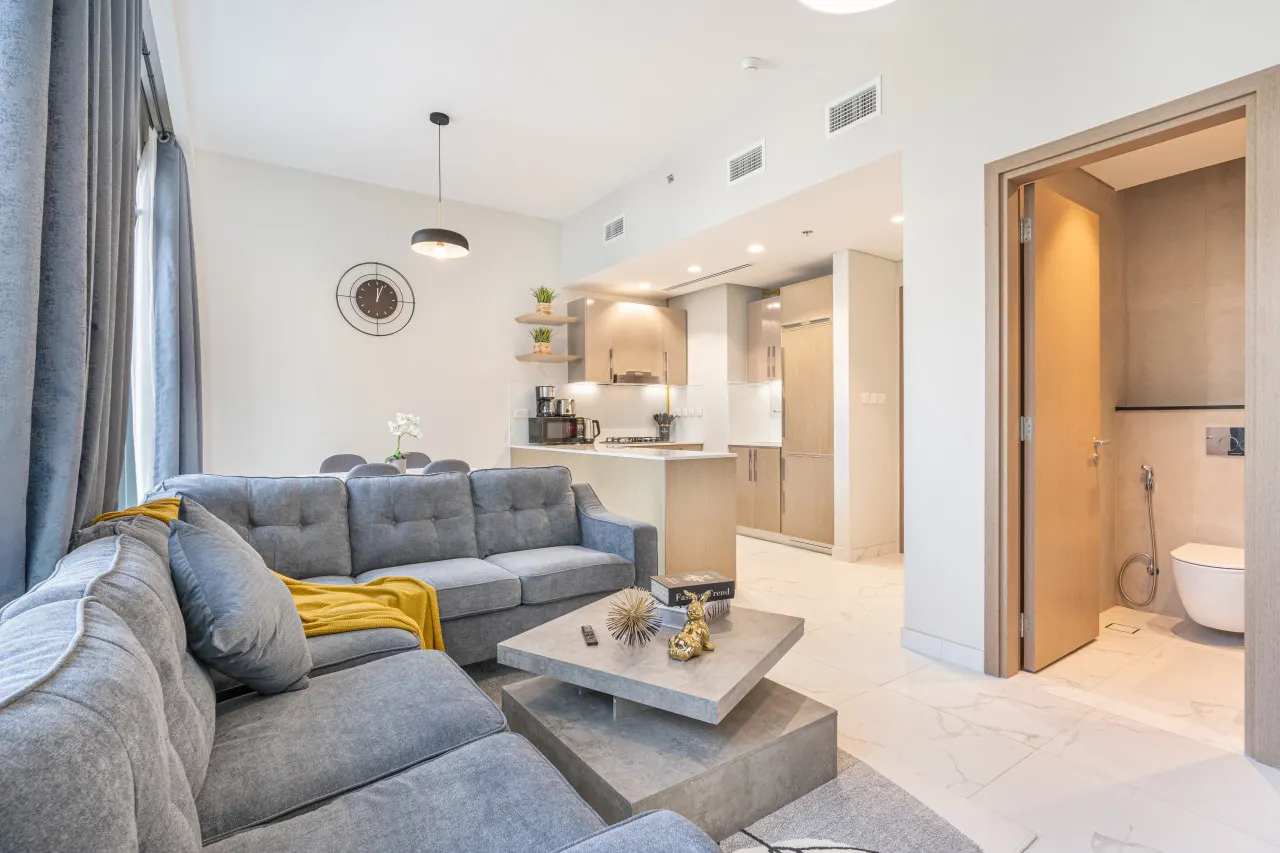 Bright & Modern Home with Burj Khalifa Views — photo 4
