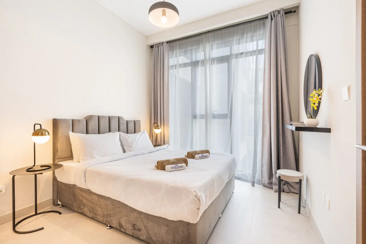 Bright & Modern Home with Burj Khalifa Views — photo 5