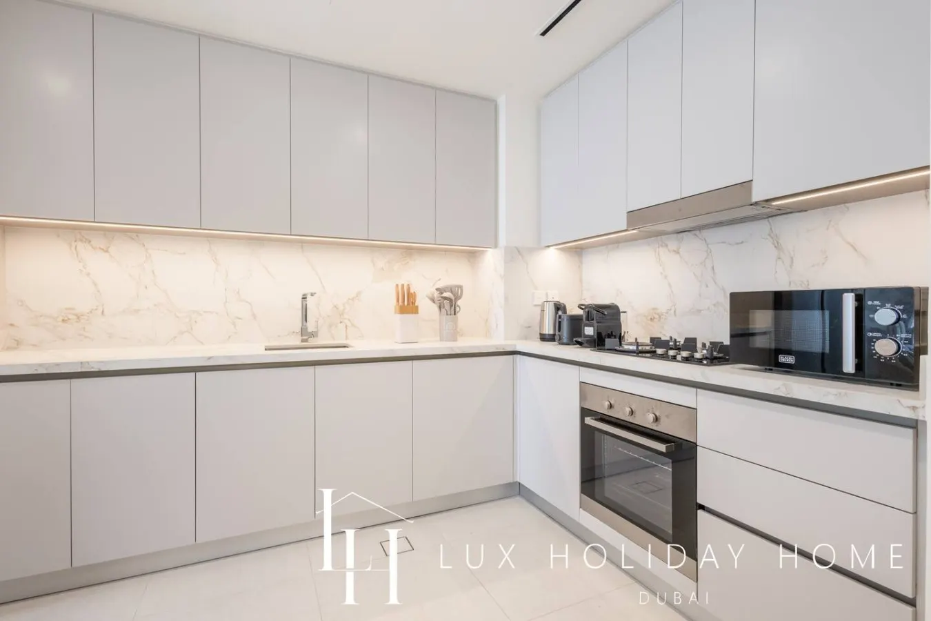 LUX The Beach Mansion Atlantis View Suite 9 10