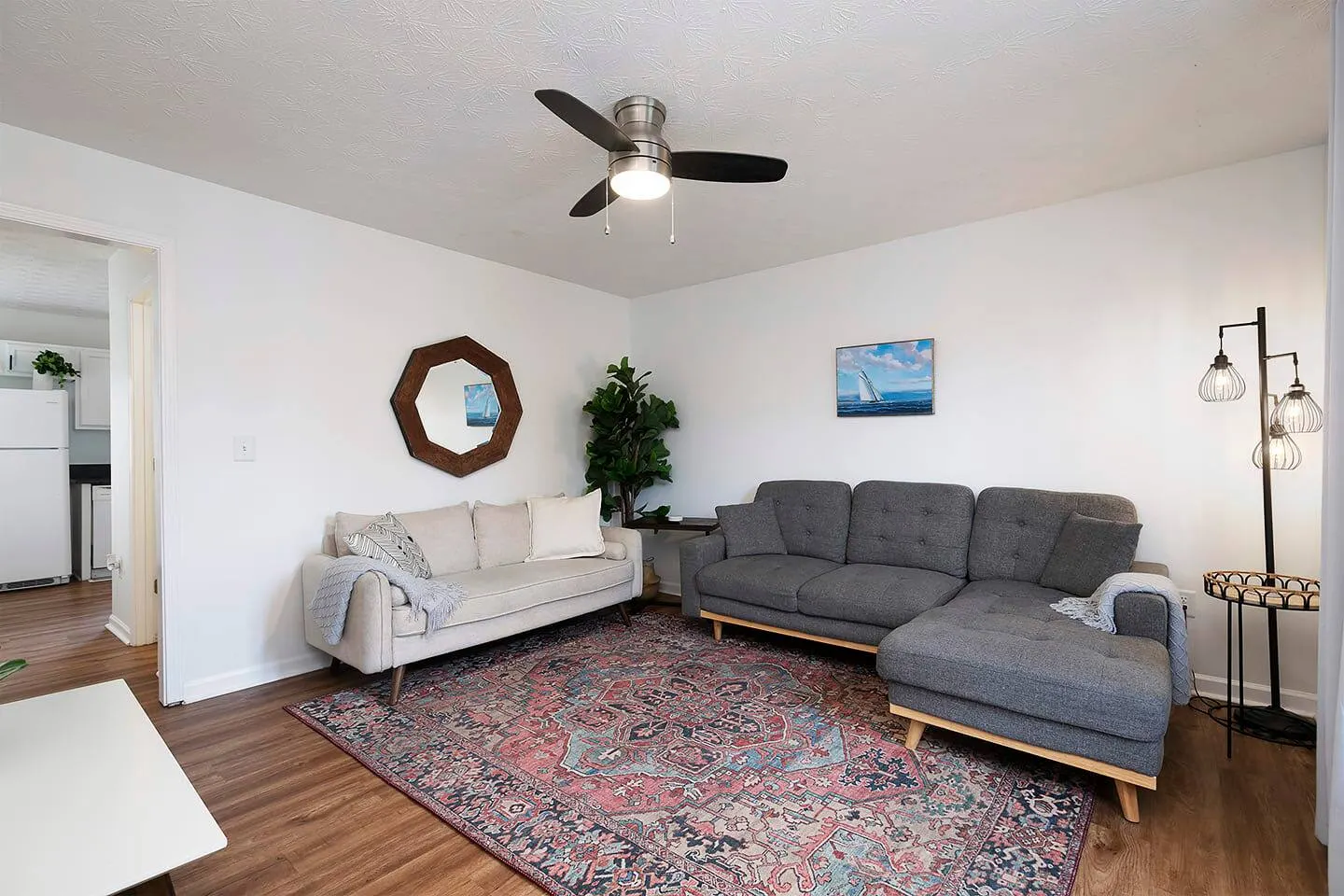 Charming Townhome with Two King Beds & Sep Bath