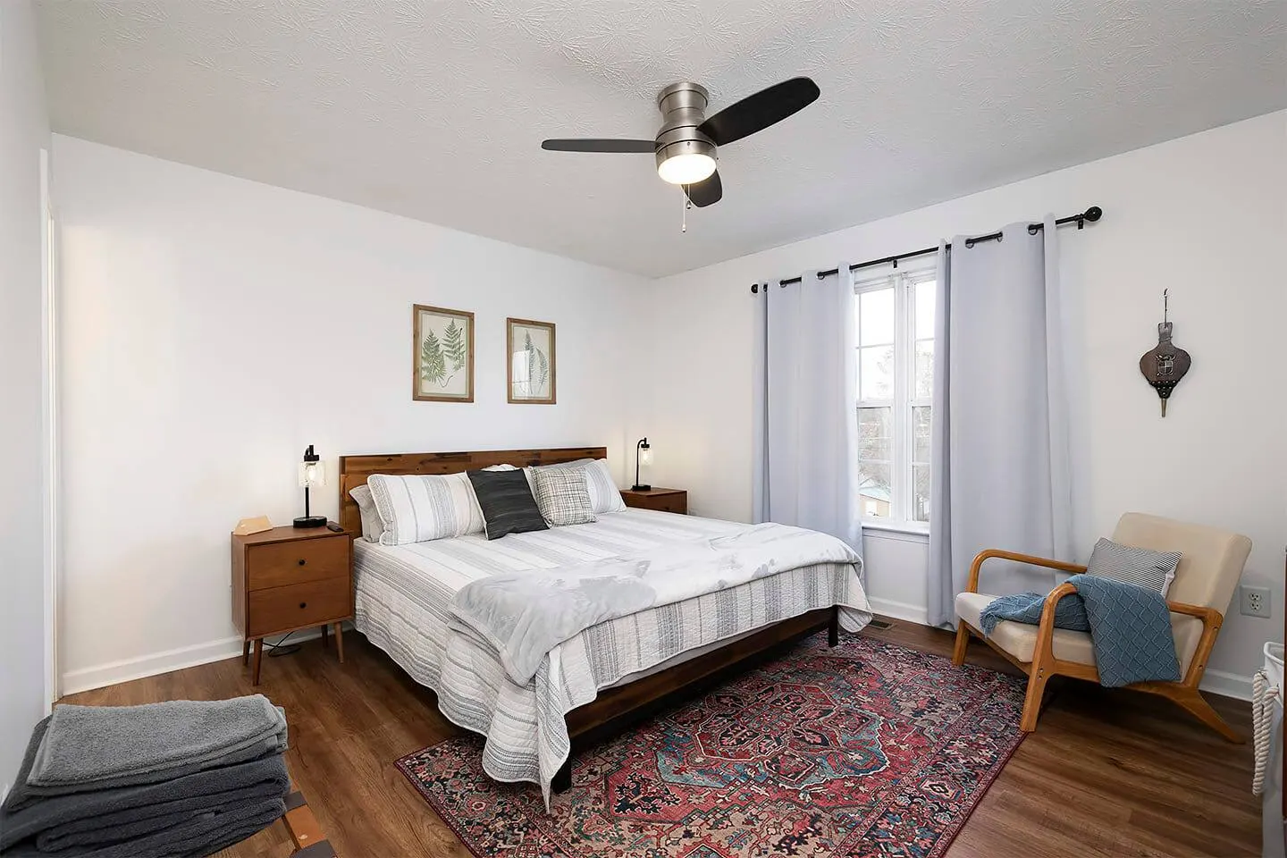 Charming Townhome with Two King Beds & Sep Bath — photo 2