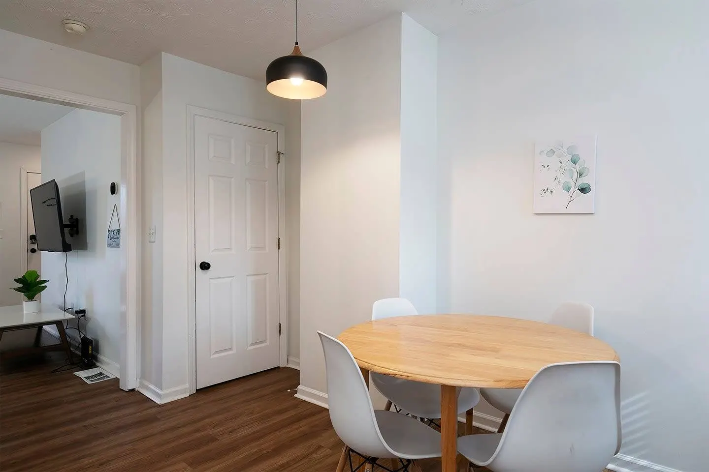 Charming Townhome with Two King Beds & Sep Bath 9