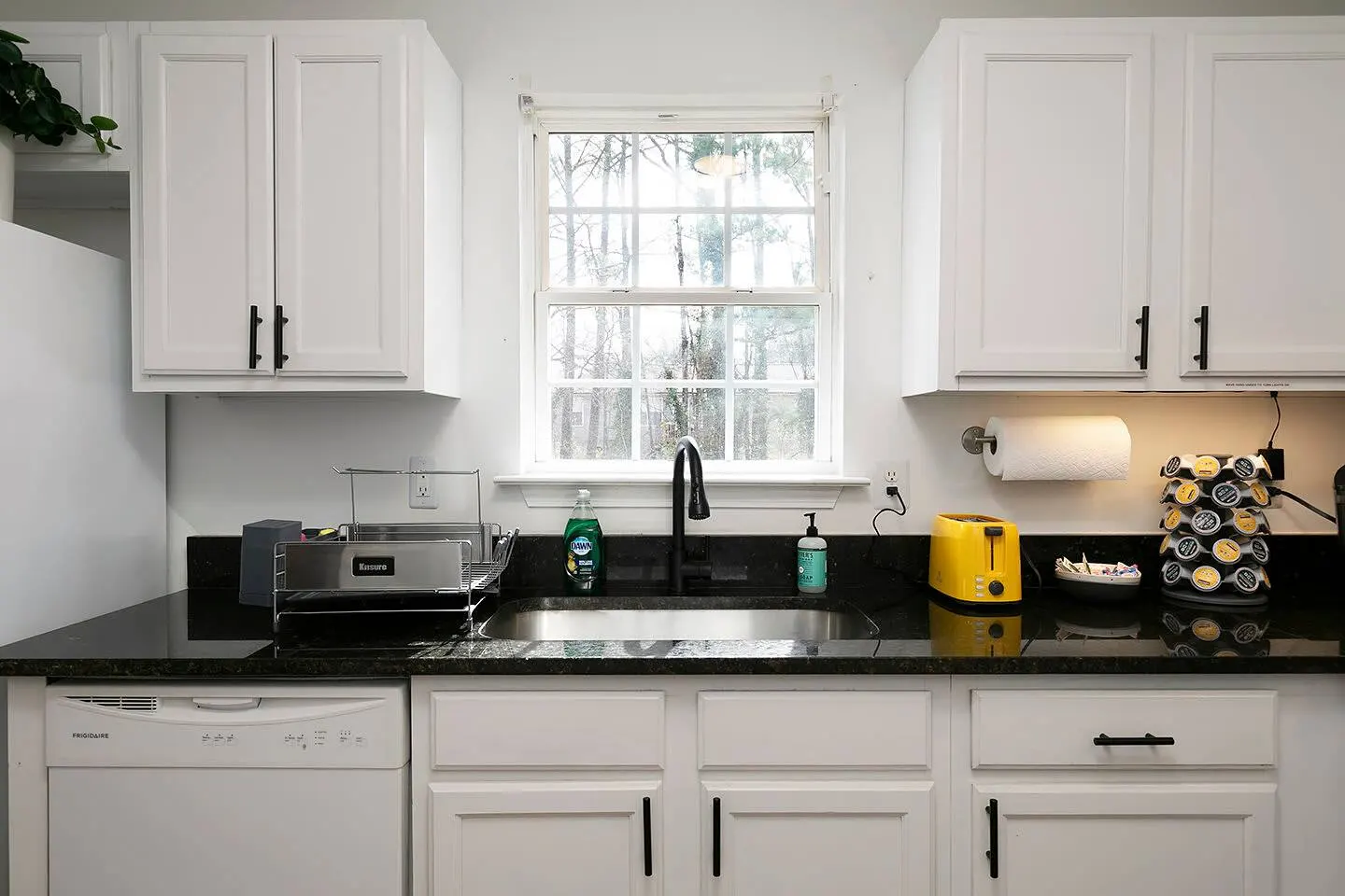 Charming Townhome with Two King Beds & Sep Bath 11