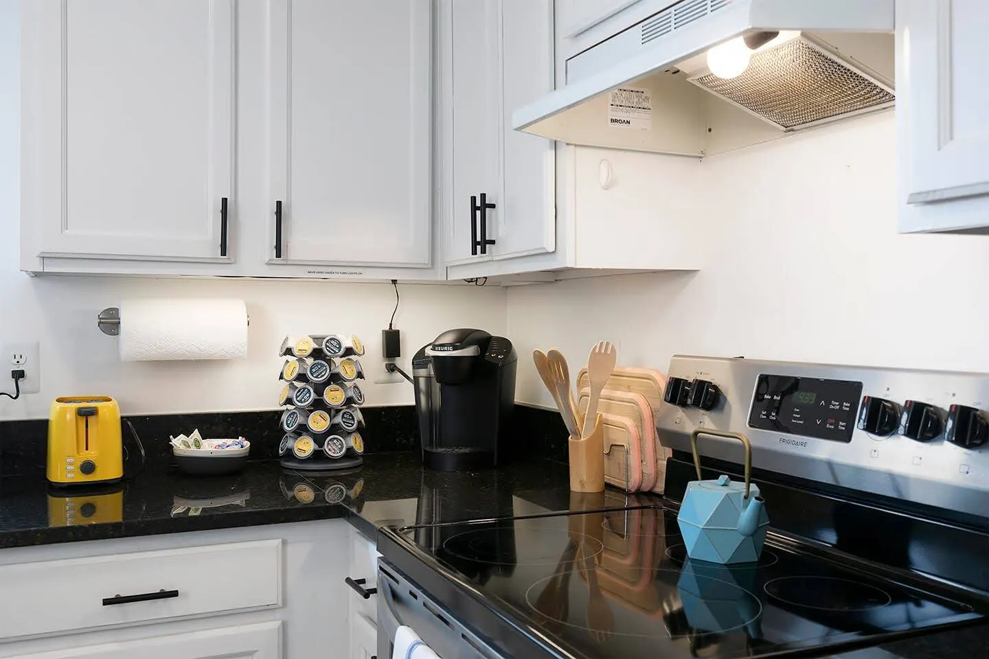 Charming Townhome with Two King Beds & Sep Bath 12