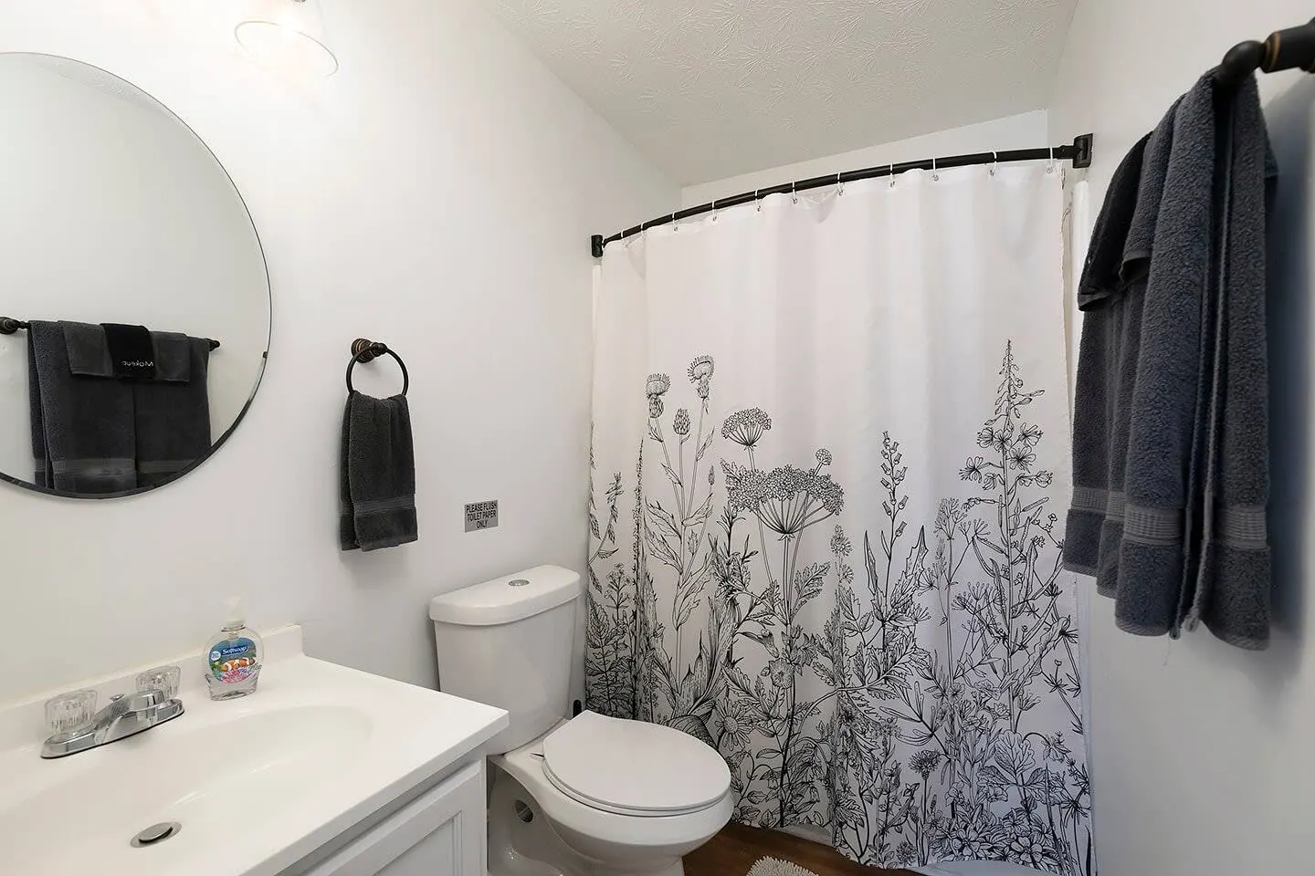 Charming Townhome with Two King Beds & Sep Bath 17