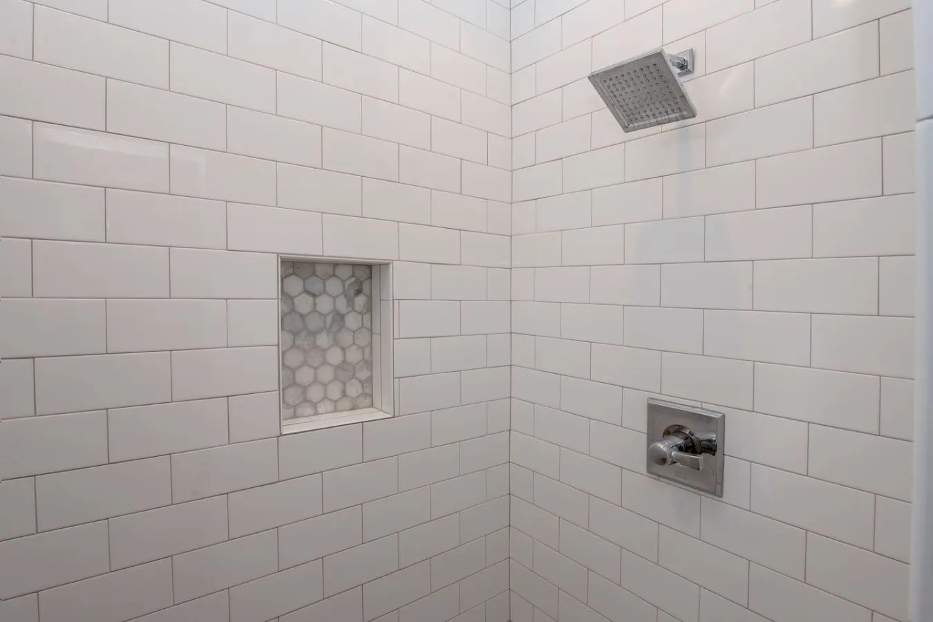Incredible 2 Bedroom Condo, 2 Gated Parking Spots! 15