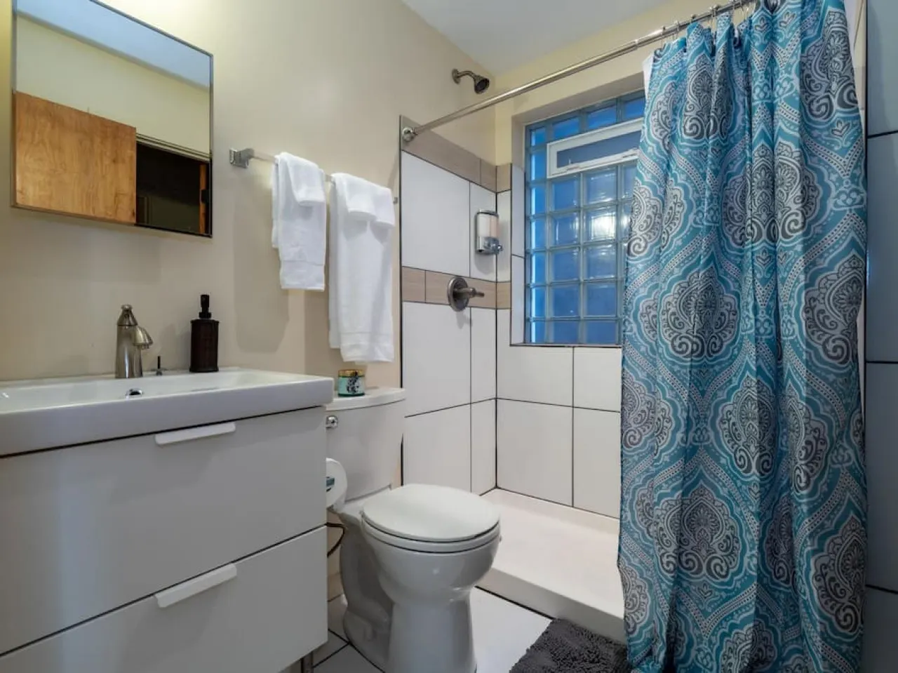 Luxury Townhome in Heart of Over the Rhine 4