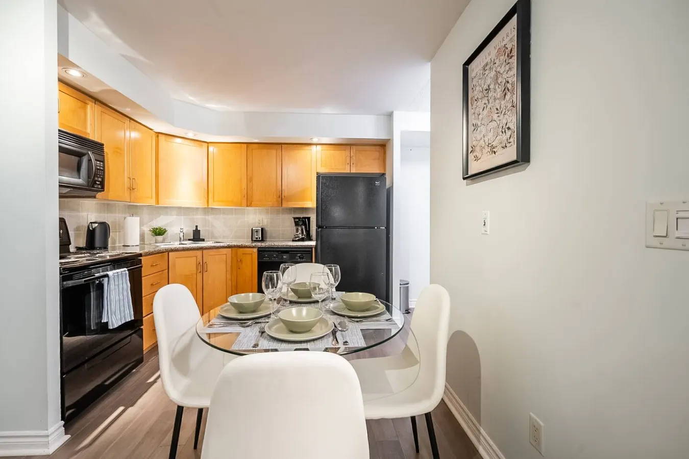 Downtown 1BR Free Parking Prime Location 13