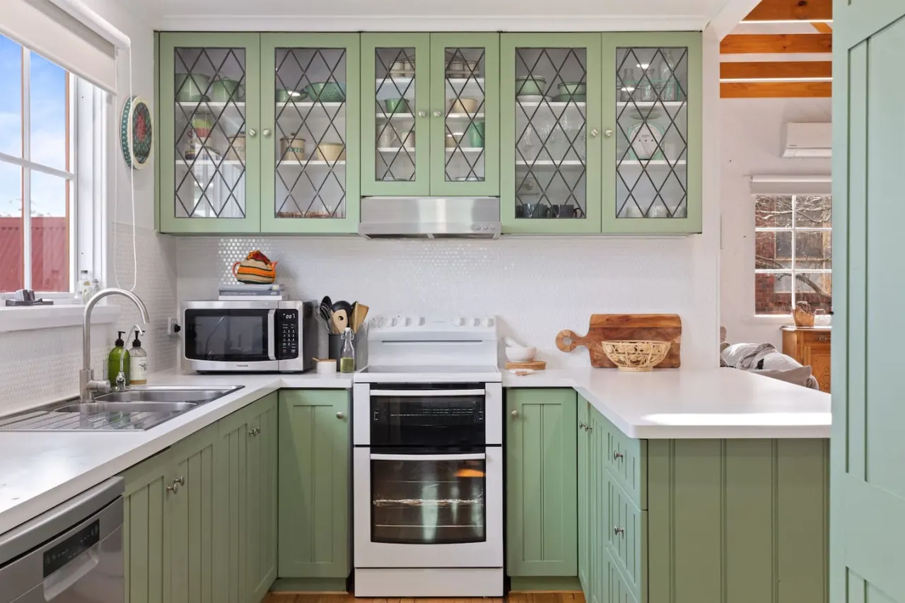 Lotti's Cottage - West Launceston 13