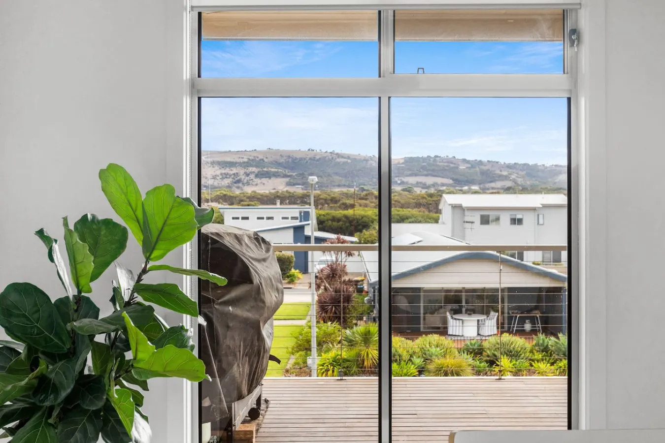 Castaway Beach House—Countryside Views by the Sea 14
