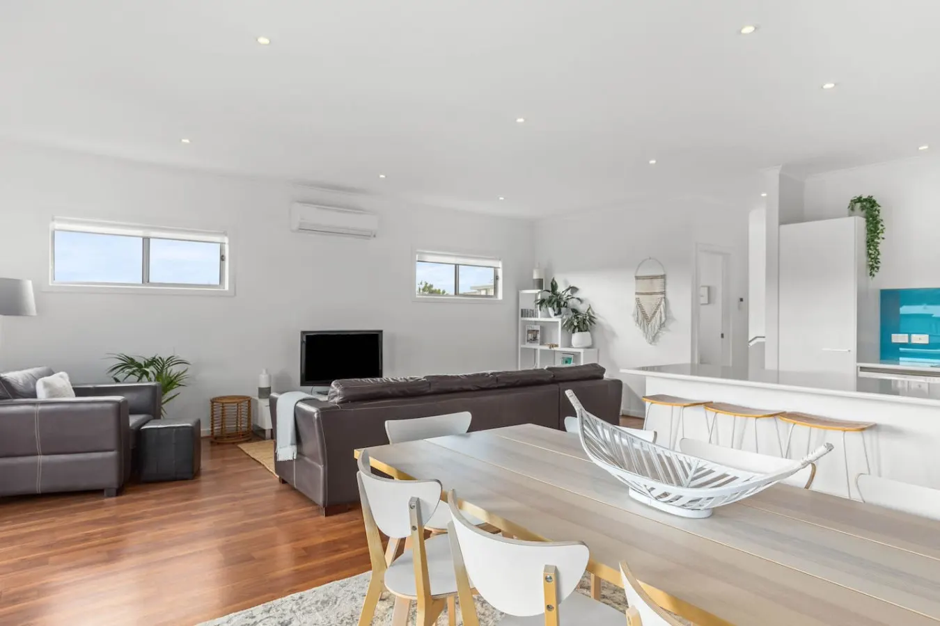 Castaway Beach House—Countryside Views by the Sea 7