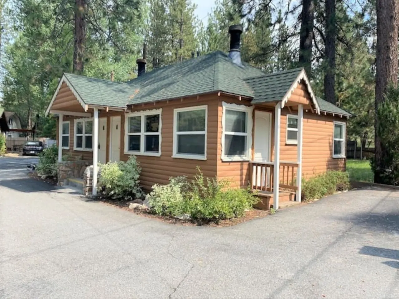 Charming Timber Haven Lodge (1BRM-4guest) Cabin #5 12