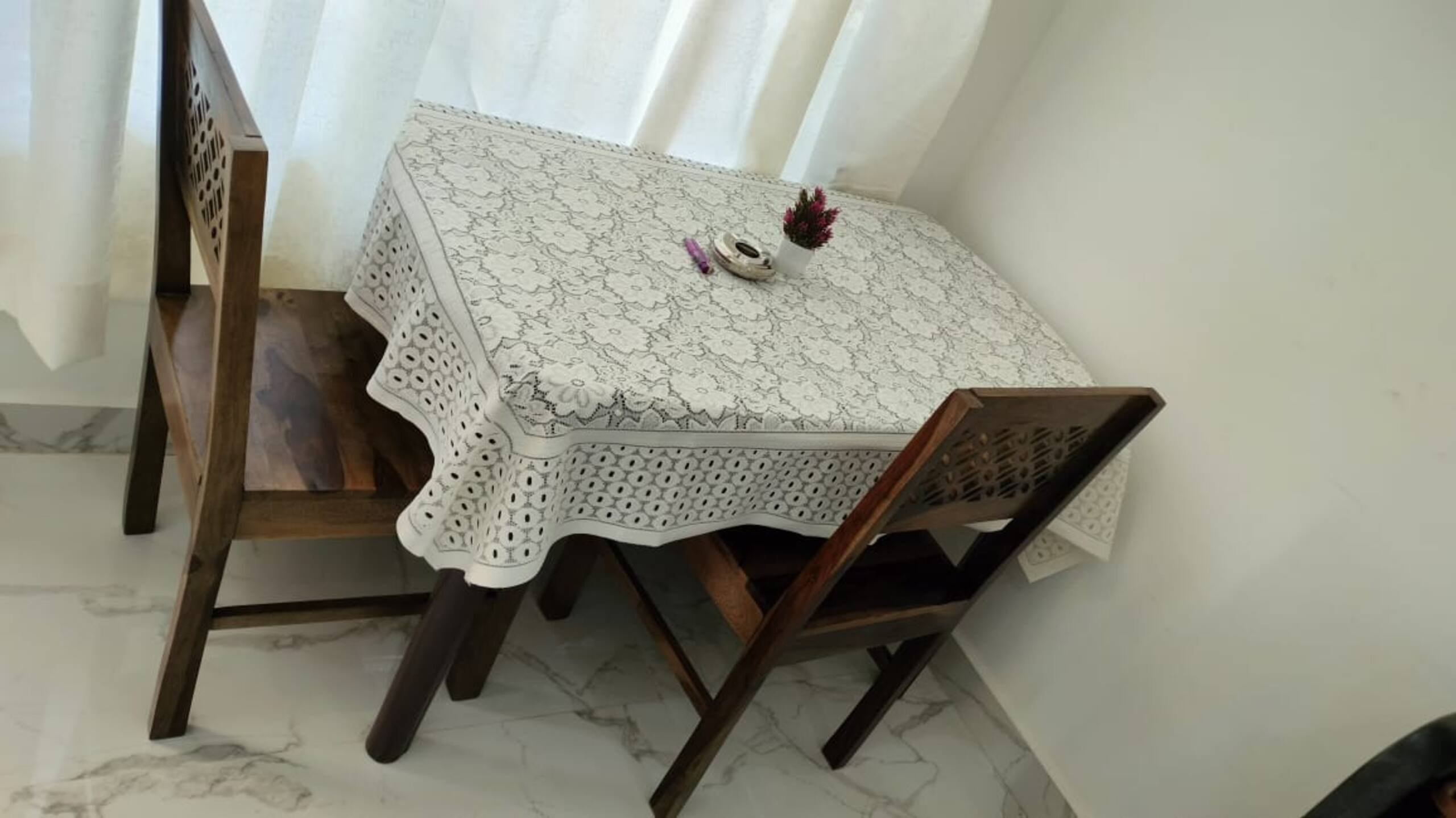 Joroses 402\nStudio 7